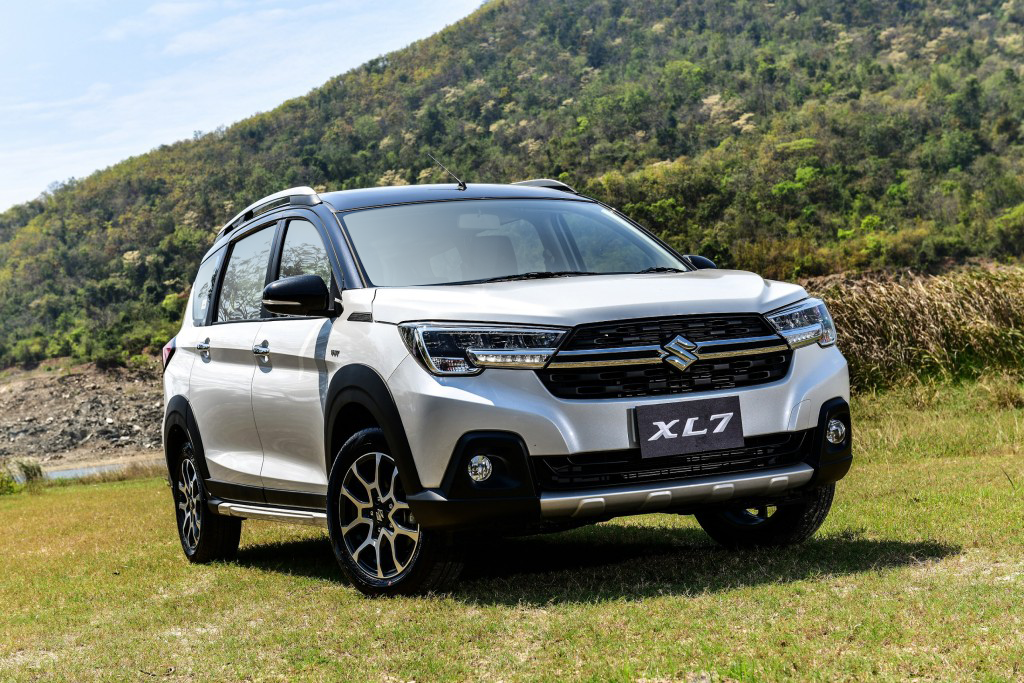 Nhung mau xe 7 cho binh dan tiet kiem tien xang khi di 100 km hinh anh