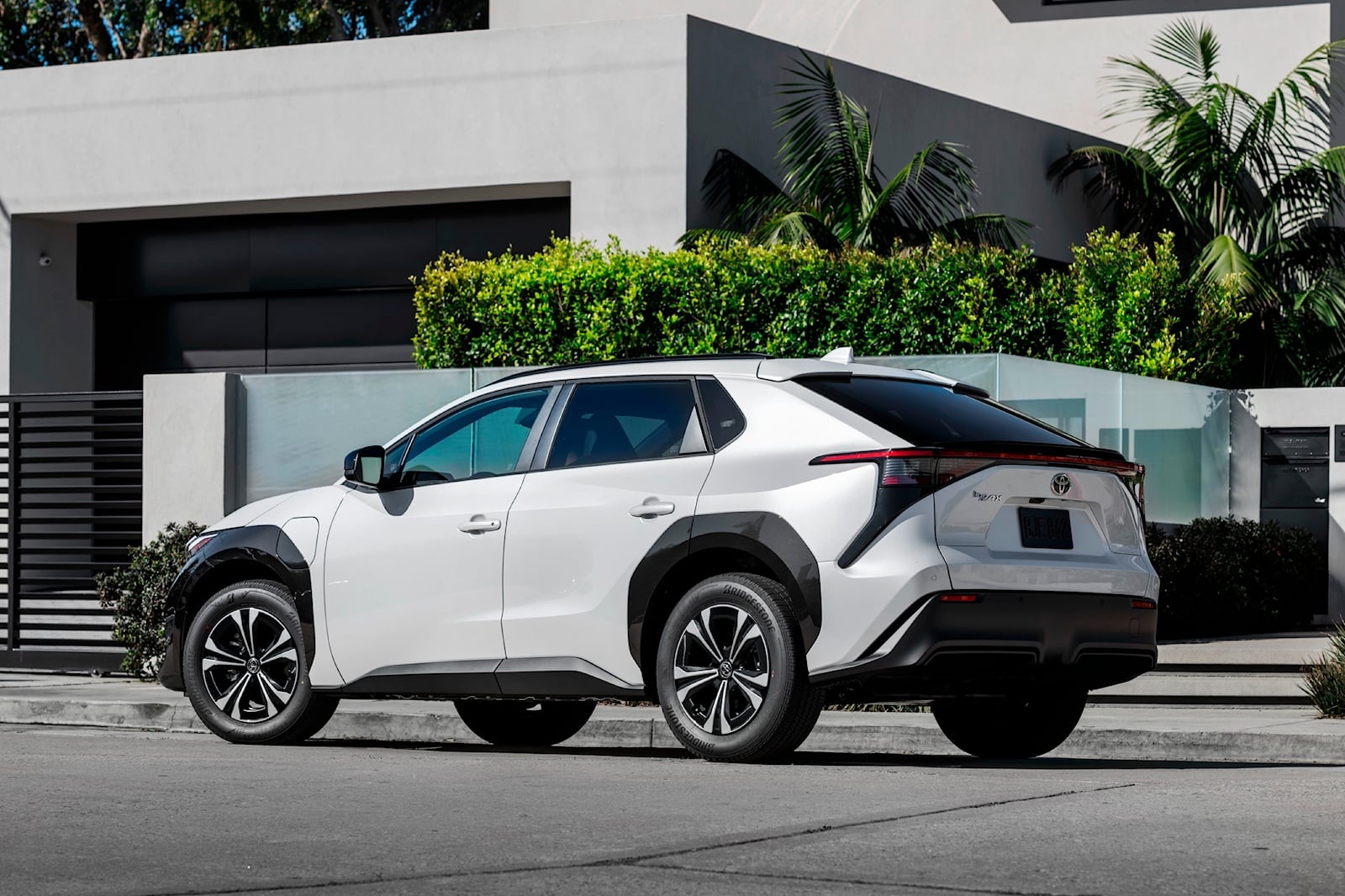 Toyota ra mat he thong pin du cap dien cho mot can nha hinh anh