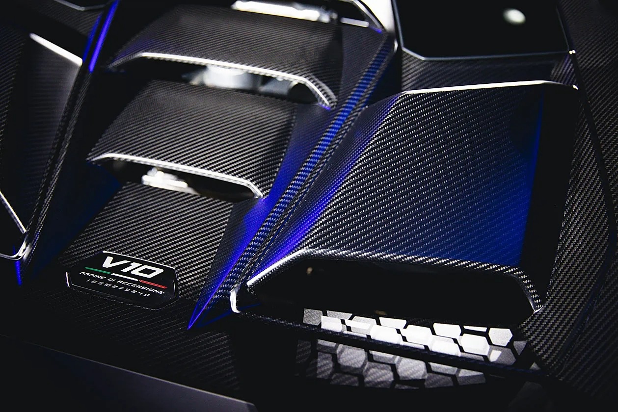 Lamborghini Huracan Tecnica ra mắt tại Thái Lan ảnh 6 Lamborghini Huracan Tecnica ra mat tai Thai Lan anh 6