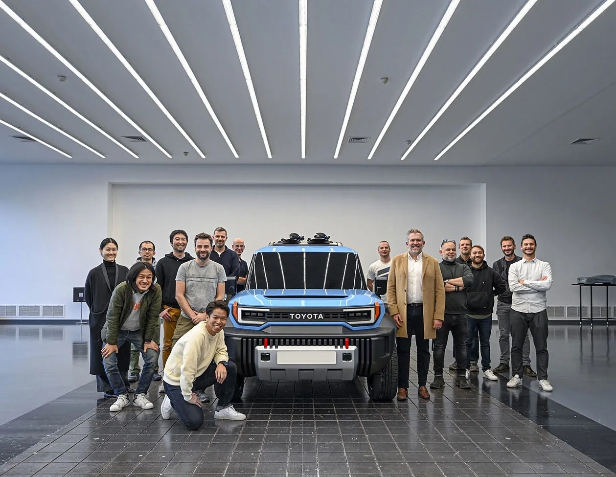 Toyota gioi thieu mau concept dia hinh chay dien anh 1