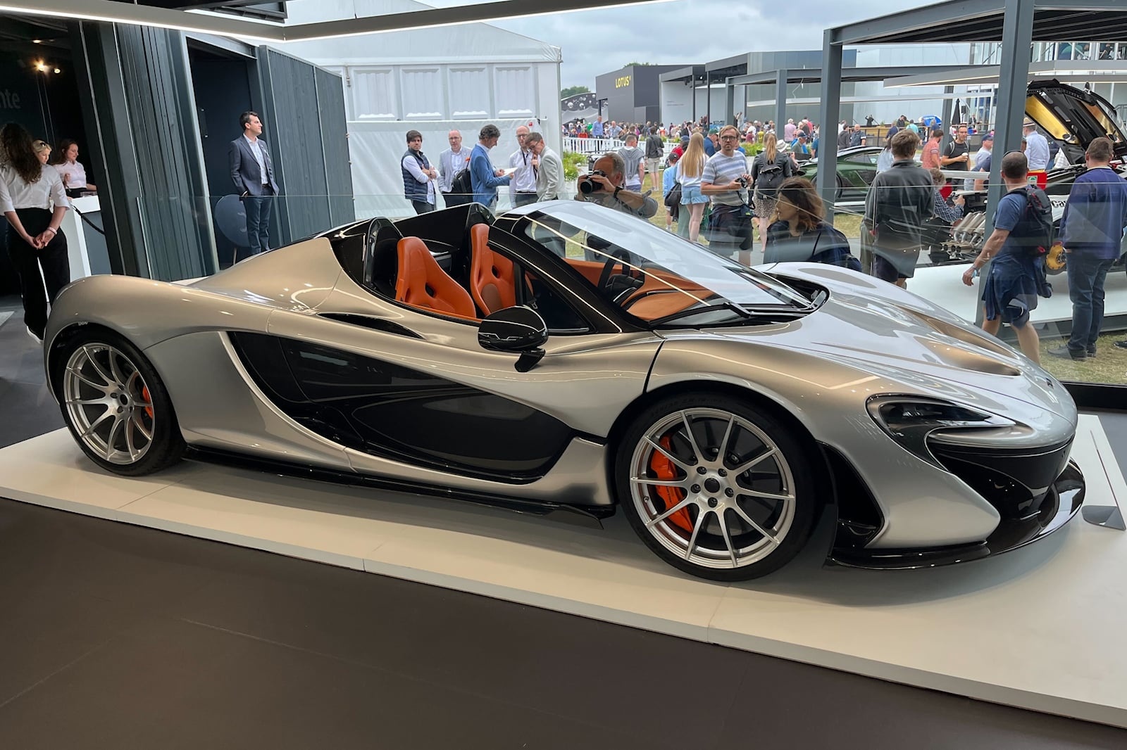 McLaren P1 Spider dau tien duoc ra mat anh 2