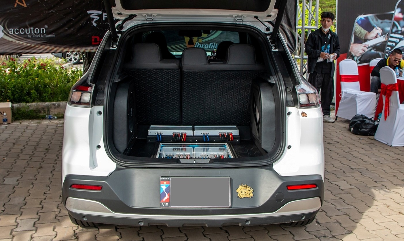 VinFast VF e34 do dan loa 400 trieu dong tai TP.HCM anh 2