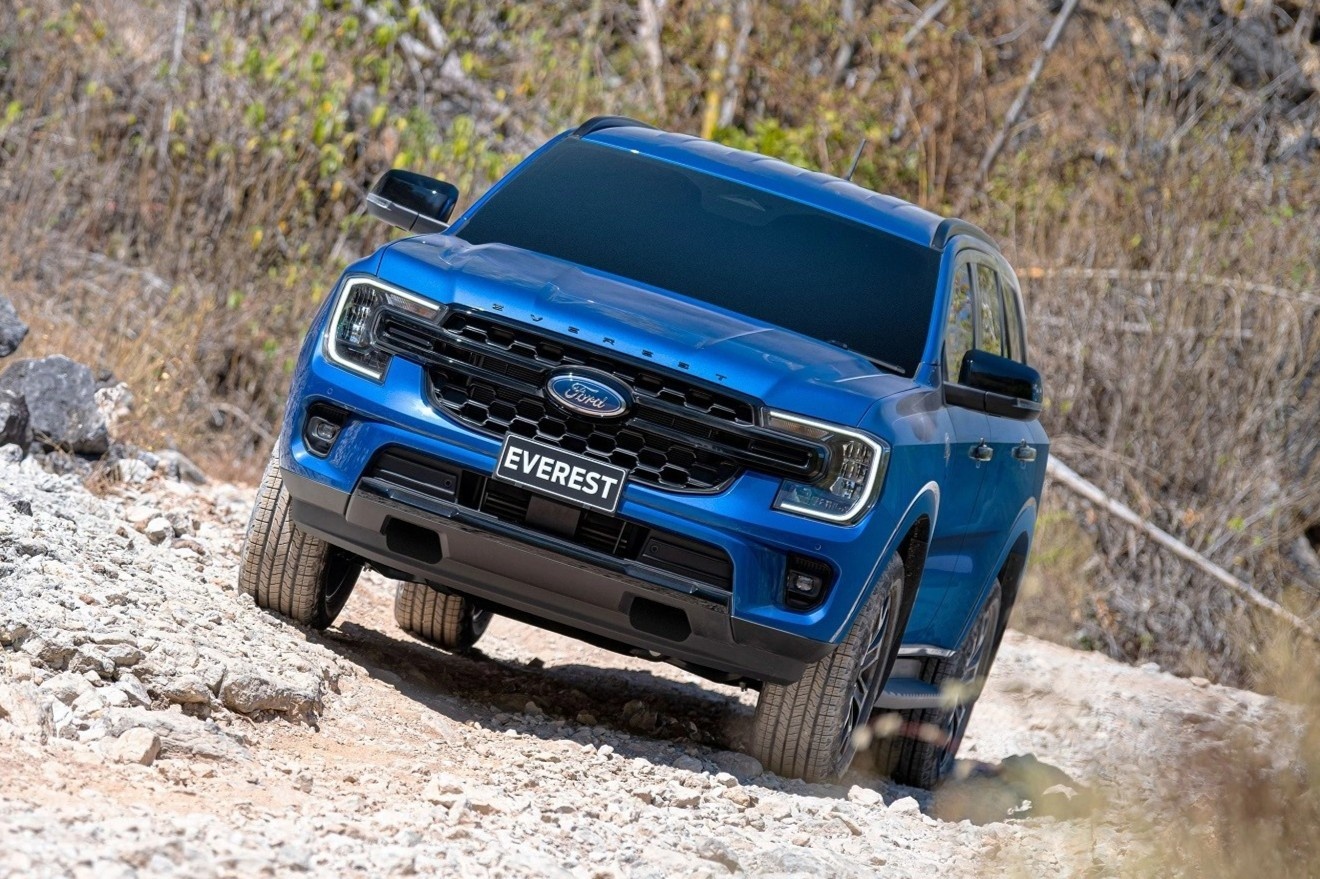 Ford Everest the he moi ra mat, gia tu 1,1 ty dong hinh anh