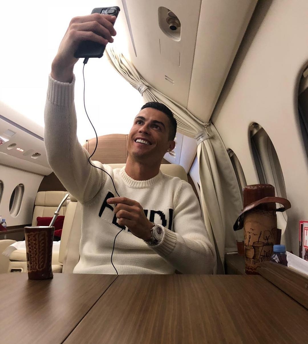 Ronaldo rao bán máy bay riêng ảnh 5 Ronaldo rao ban may bay rieng anh 5