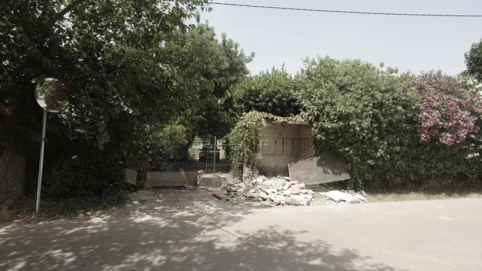 Chiec Rolls-Royce Cullinan cua Ronaldo bi canh sat khoa banh anh 6