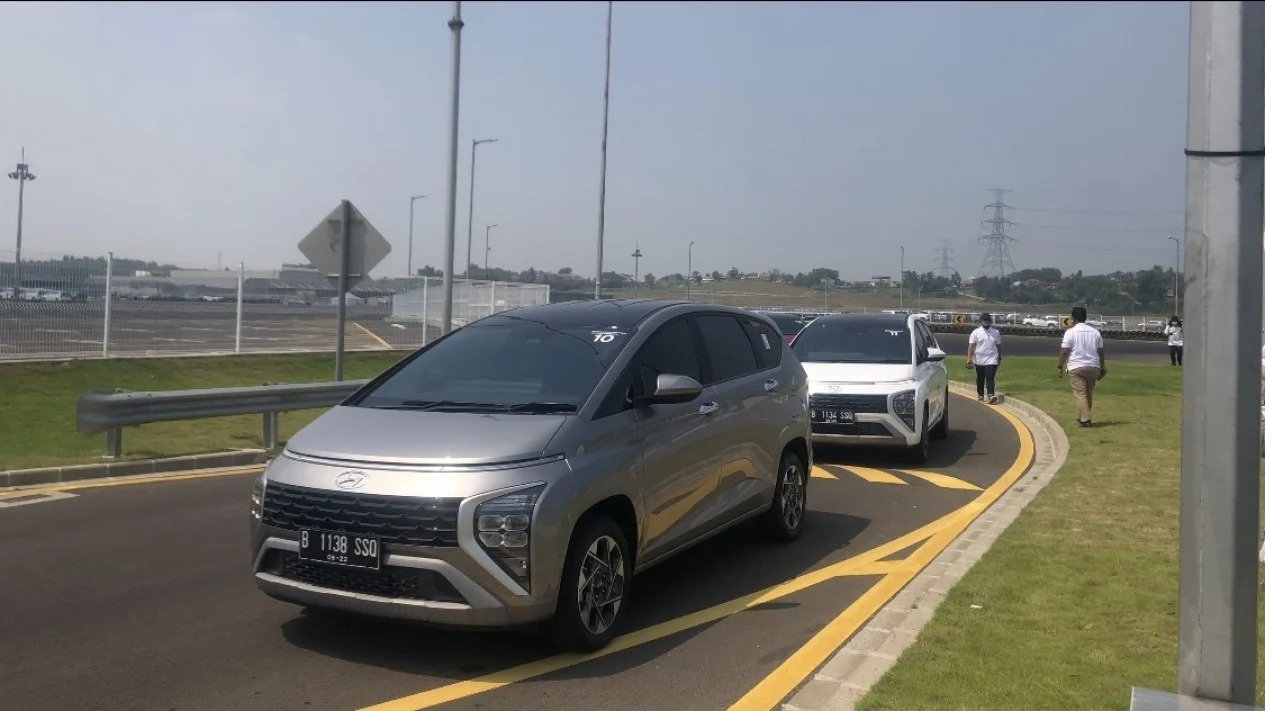 Chi tiet Hyundai Stargazer vua ra mat tai Indonesia anh 6