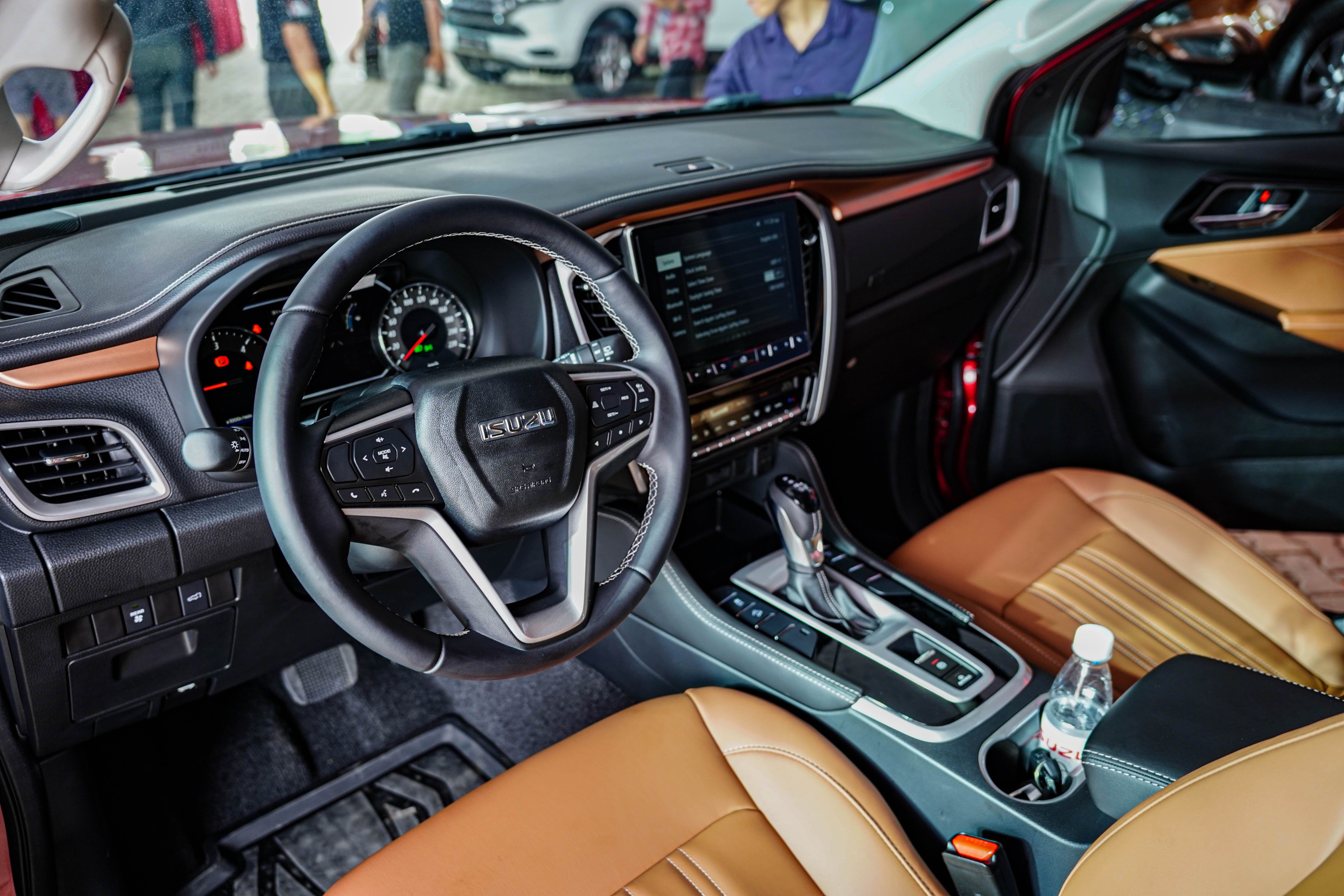 Chi tiet Isuzu mu-X 2022 vua duoc ra mat anh 8