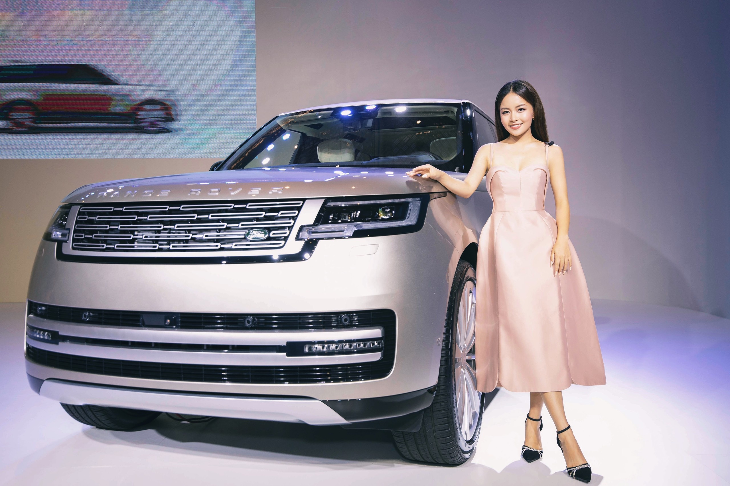 Range Rover 2022 vua ra mat tai Viet Nam co diem gi dac biet? hinh anh