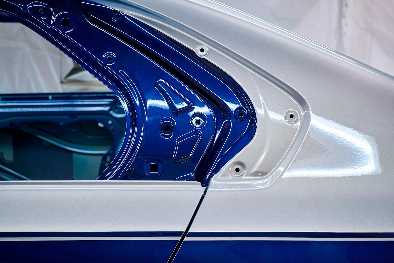 Tuy chon son BMW 7-Series anh 3