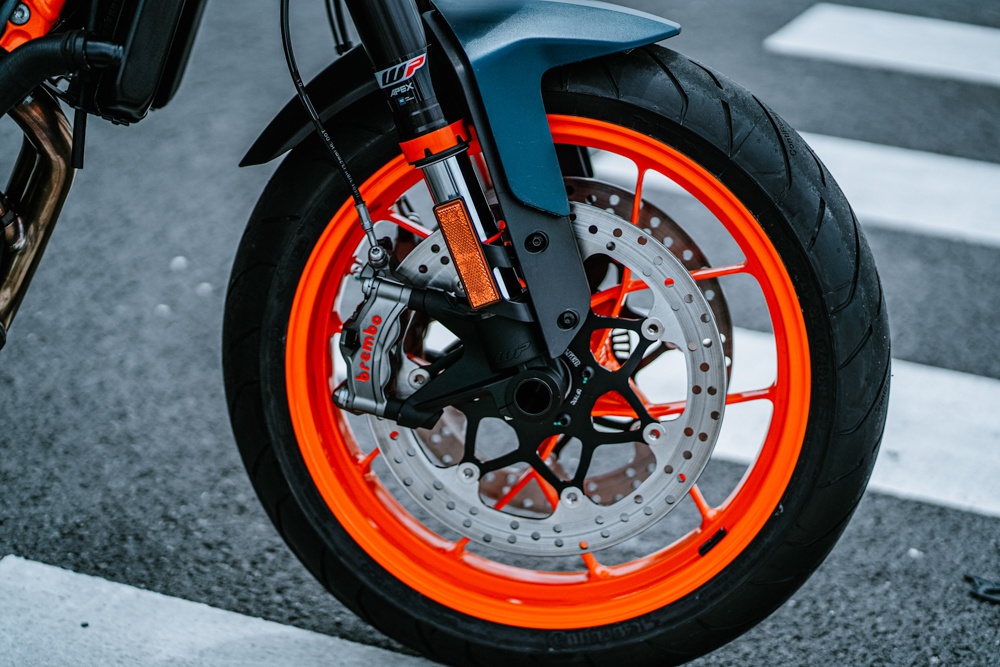 Anh KTM 890 Duke R anh 3