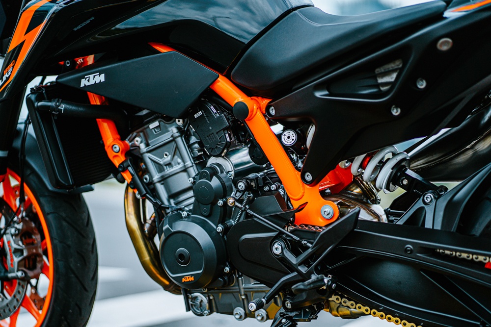 Anh KTM 890 Duke R anh 9