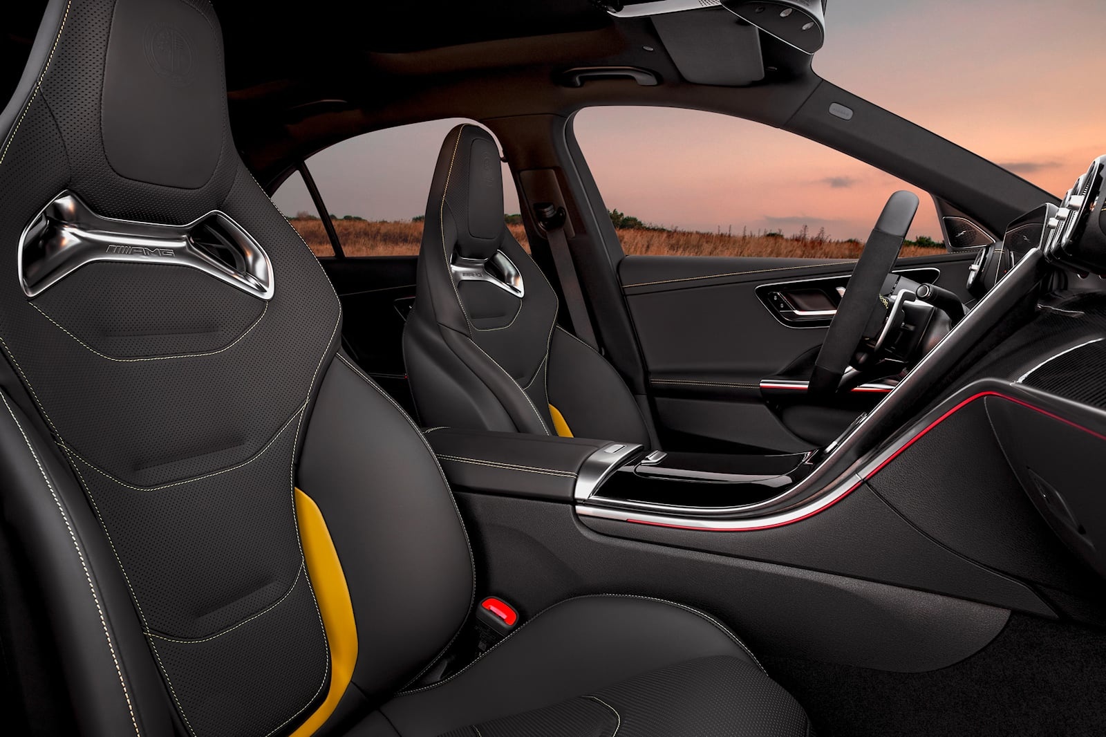 Mercedes C63 vs BMW M3 anh 17