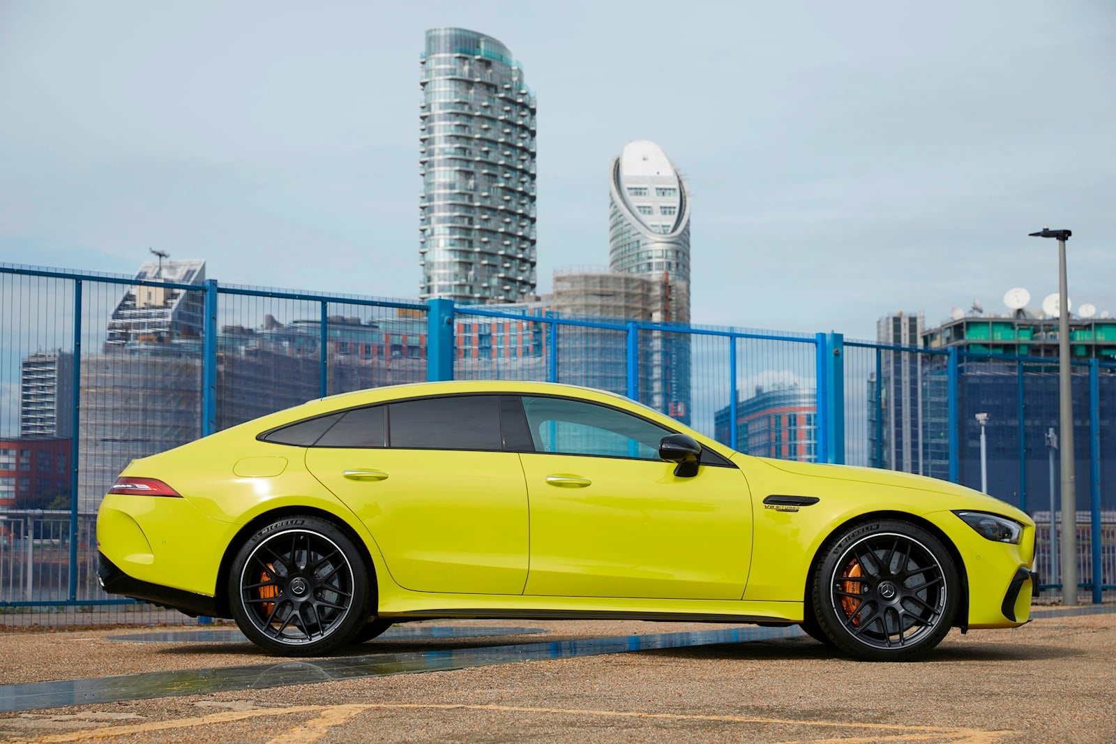 Mercedes GT 63 dac biet anh 2