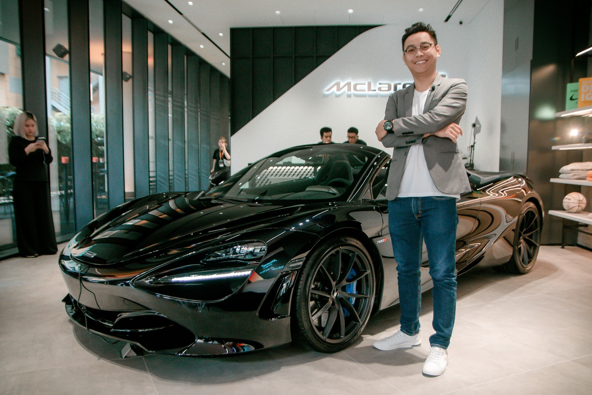 Trai nghiem nhanh McLaren 720S Spider Performance gia hon 20 ty dong hinh anh