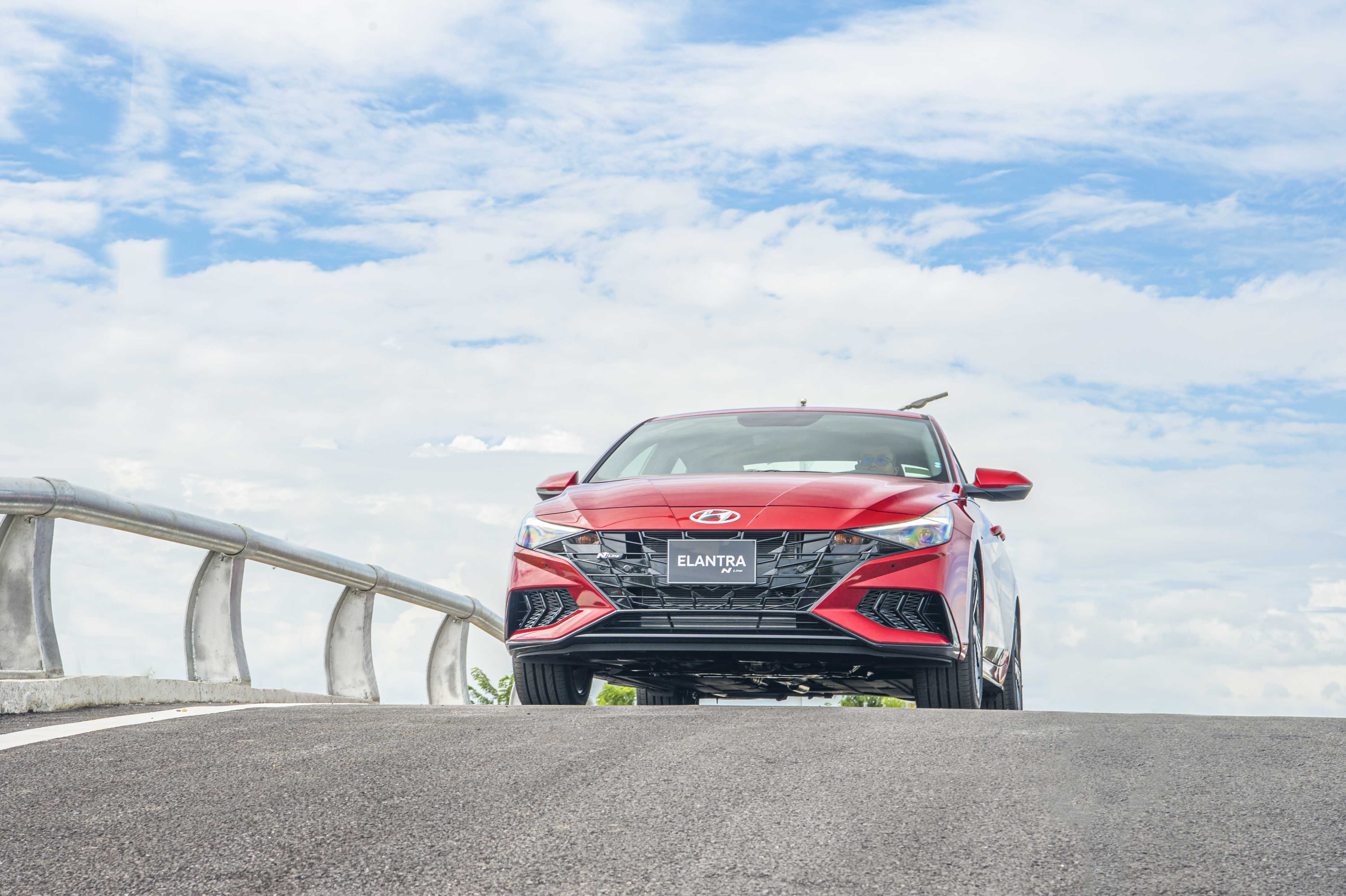 Chi tiet Hyundai Elantra 2023 anh 19