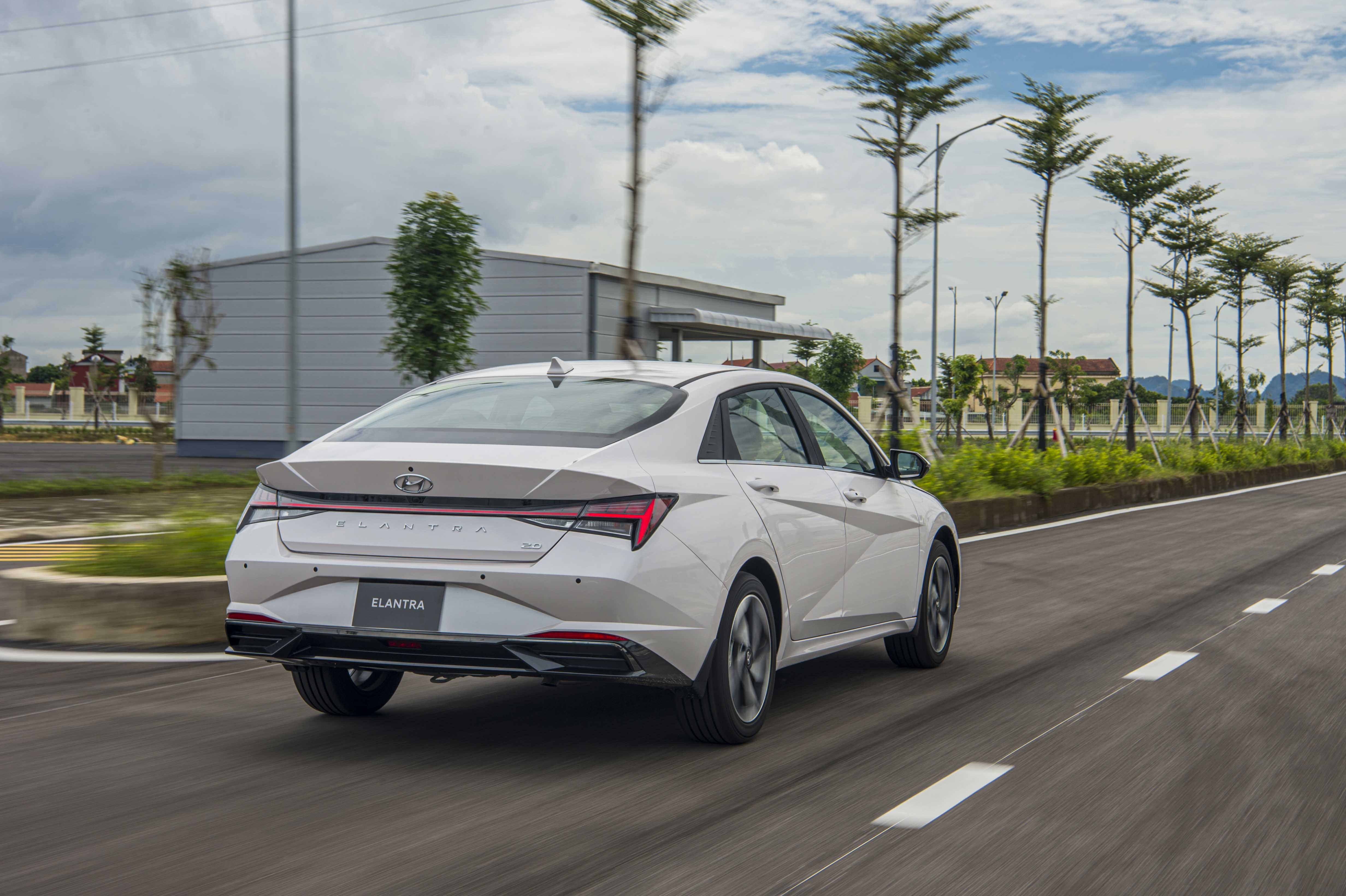 Chi tiet Hyundai Elantra 2023 anh 43