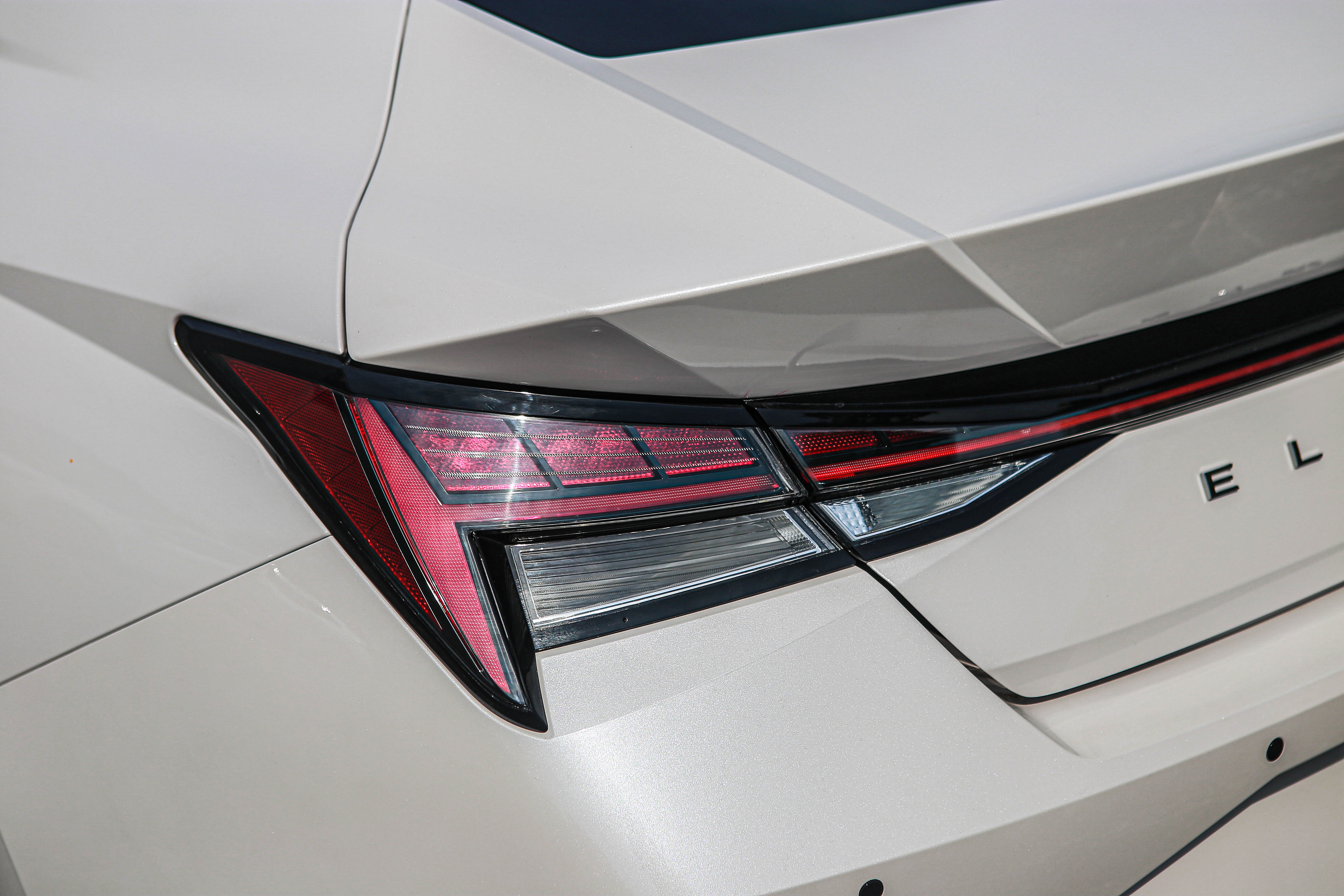 Chi tiet Hyundai Elantra 2023 anh 6