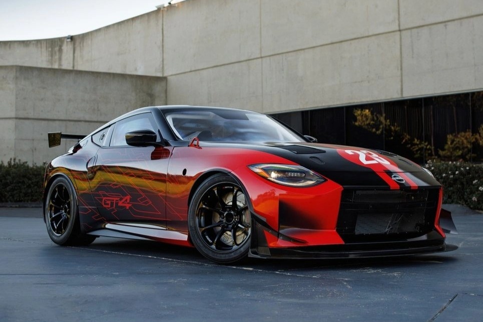 Nissan Z phien ban xe dua co cong suat 450 ma luc hinh anh