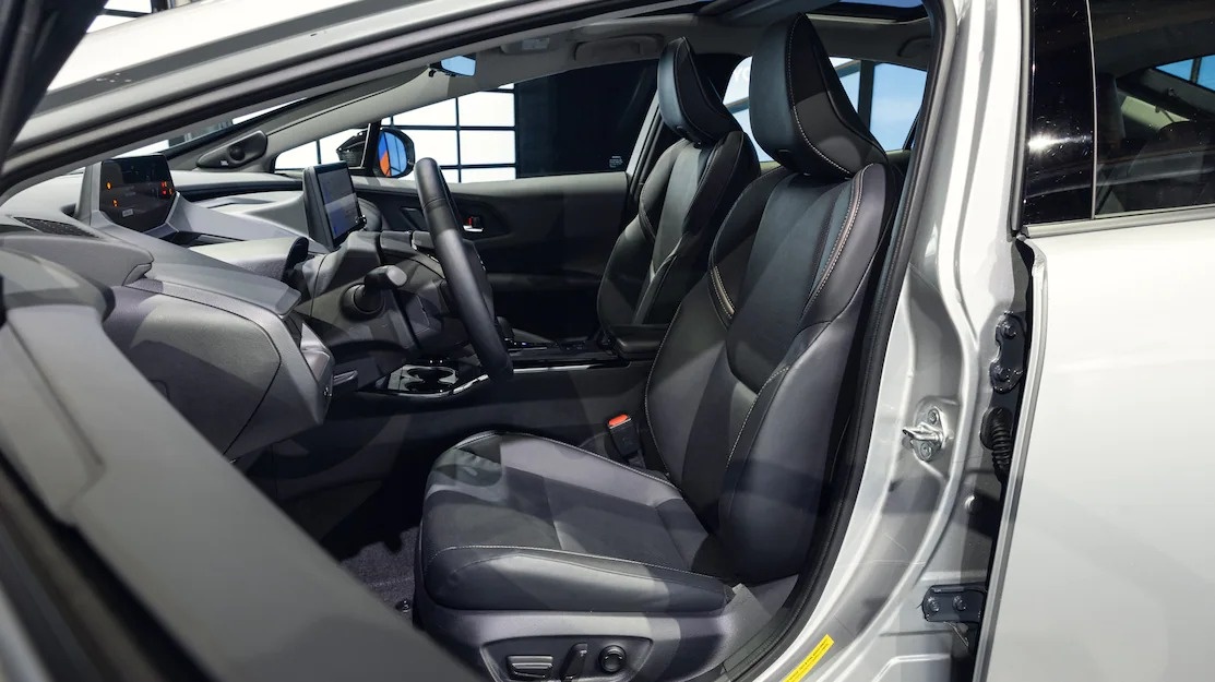 Chi tiết Toyota Prius 2023 ảnh 19 Chi tiet Toyota Prius 2023 anh 19
