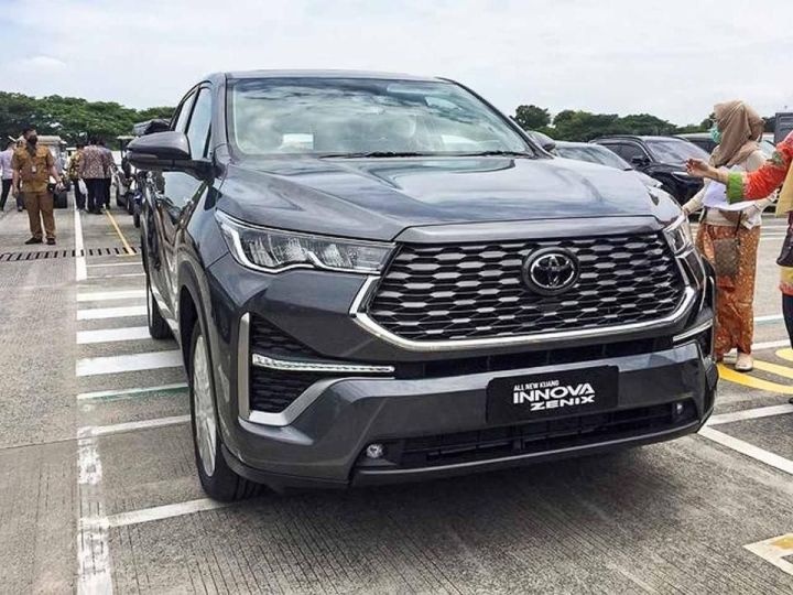 Toyota Innova 2023 ra mat anh 2