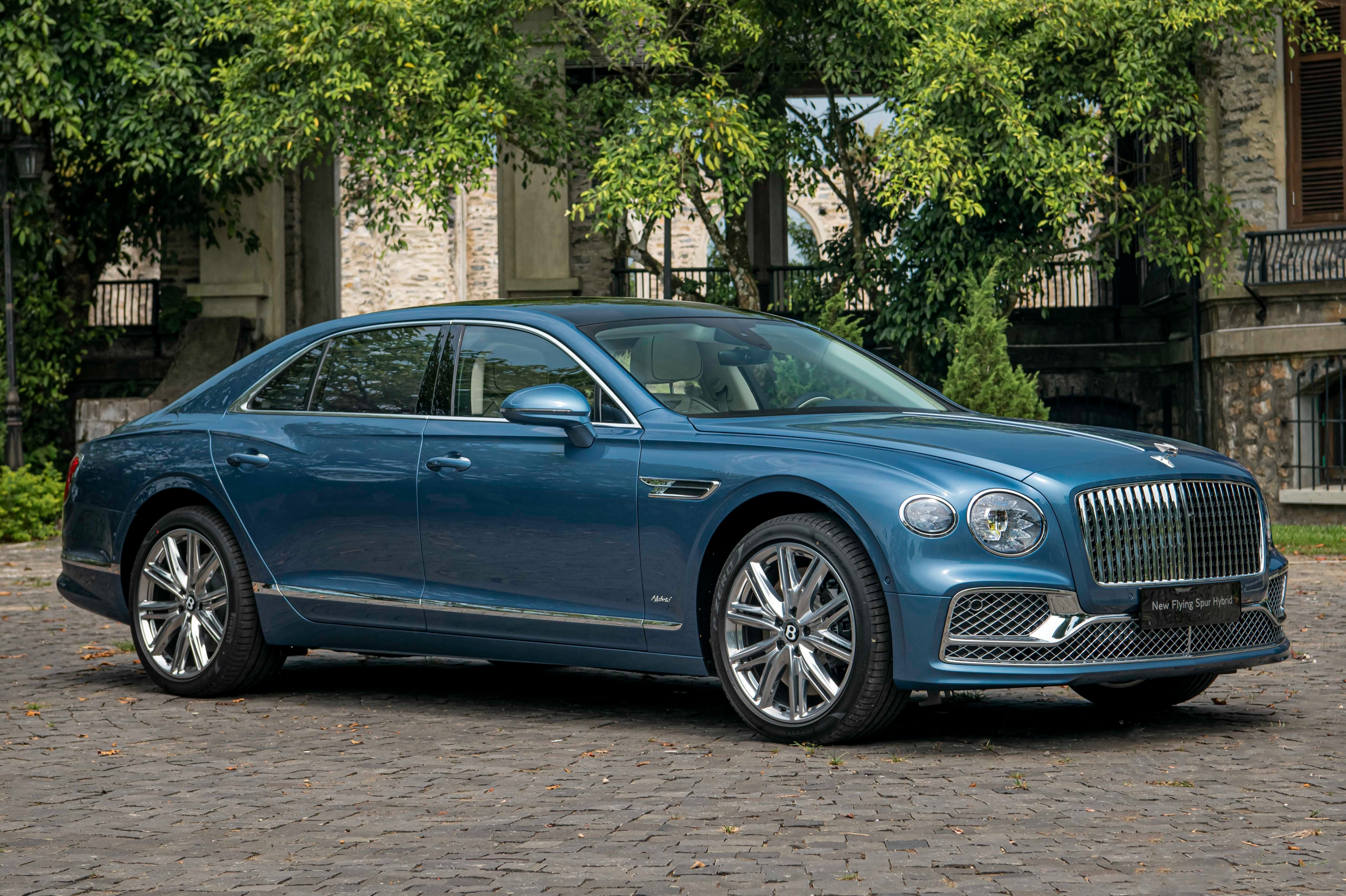 Bentley Flying Spur Hybrid co gia tu 16,8 ty dong hinh anh