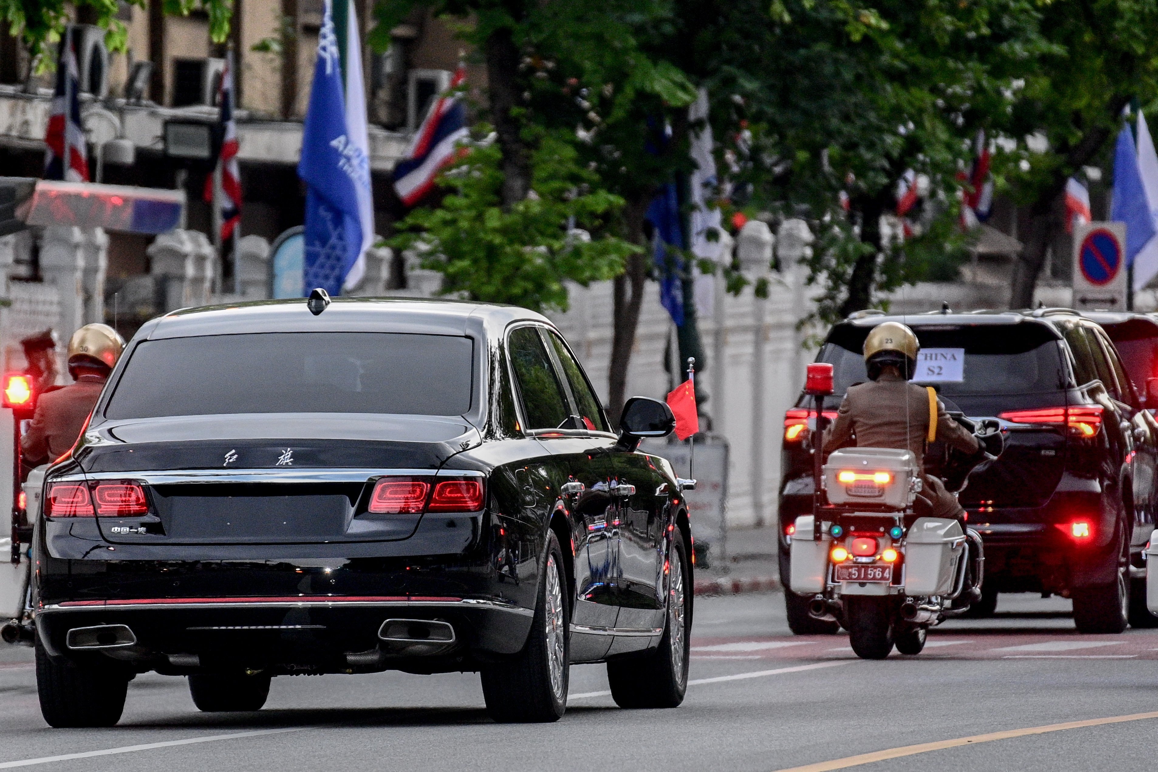 Chiec limousine cua ong Tap anh 8