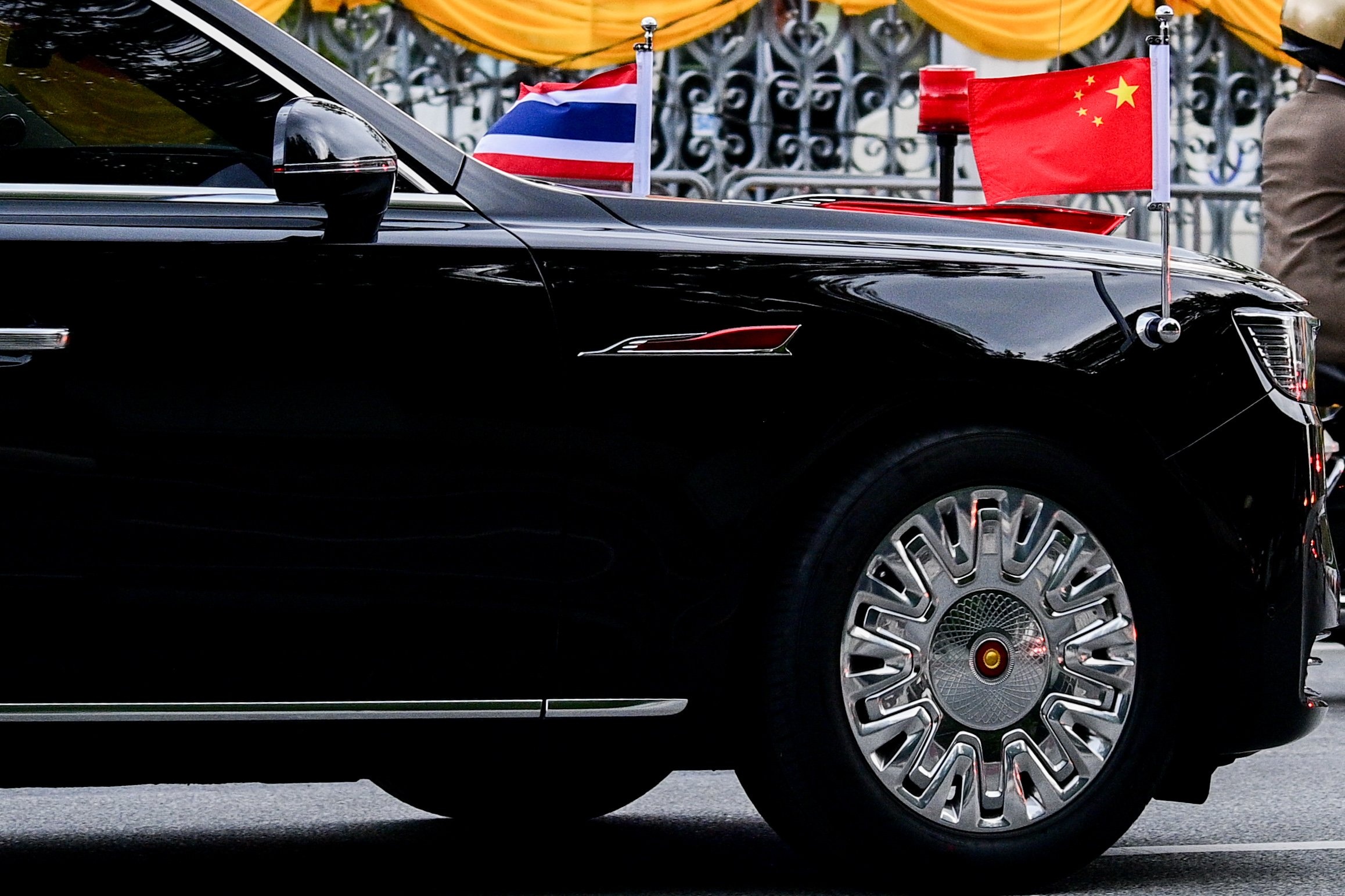 Chiec limousine cua ong Tap anh 4