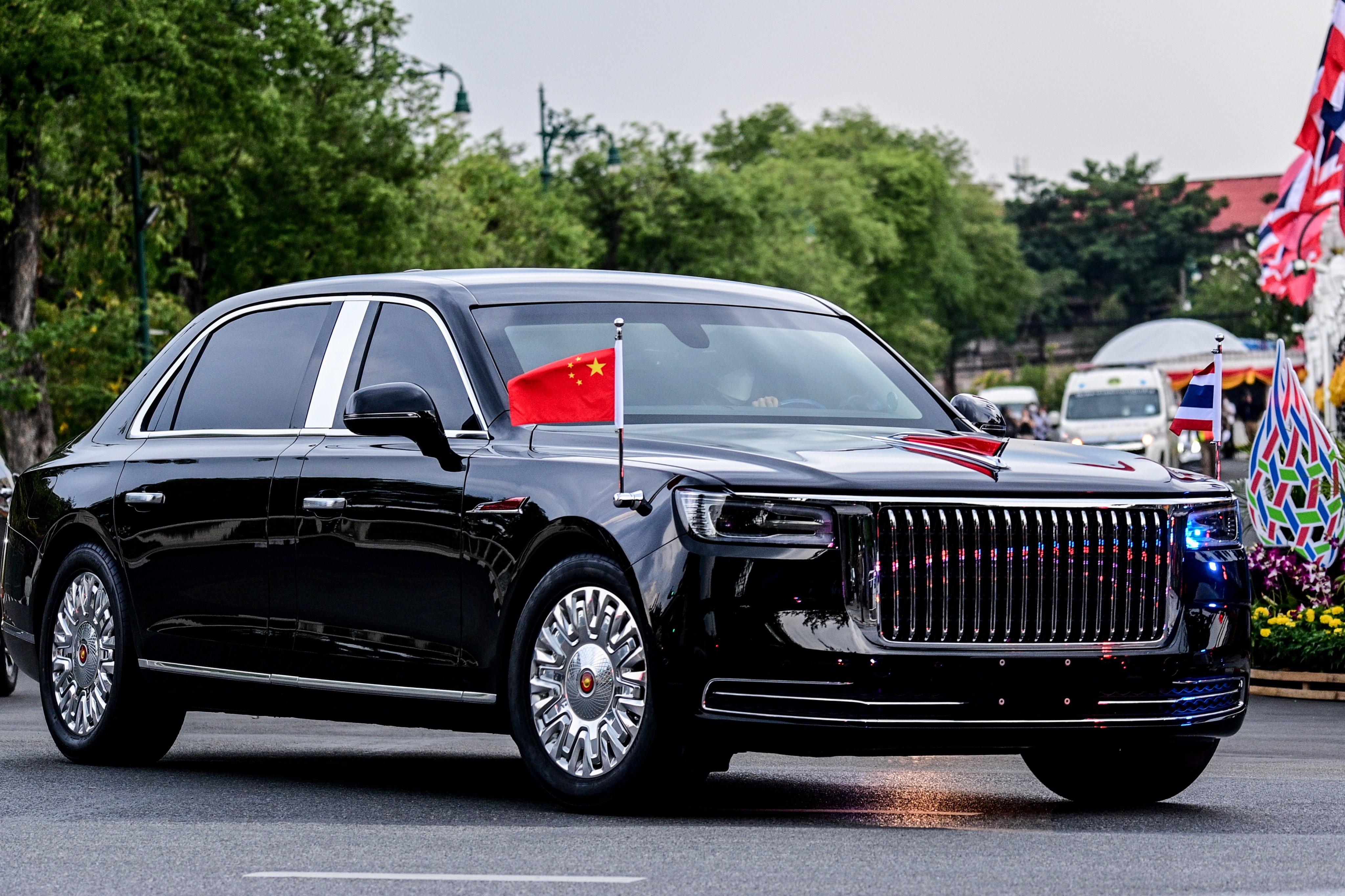 Chiec limousine cua ong Tap anh 7