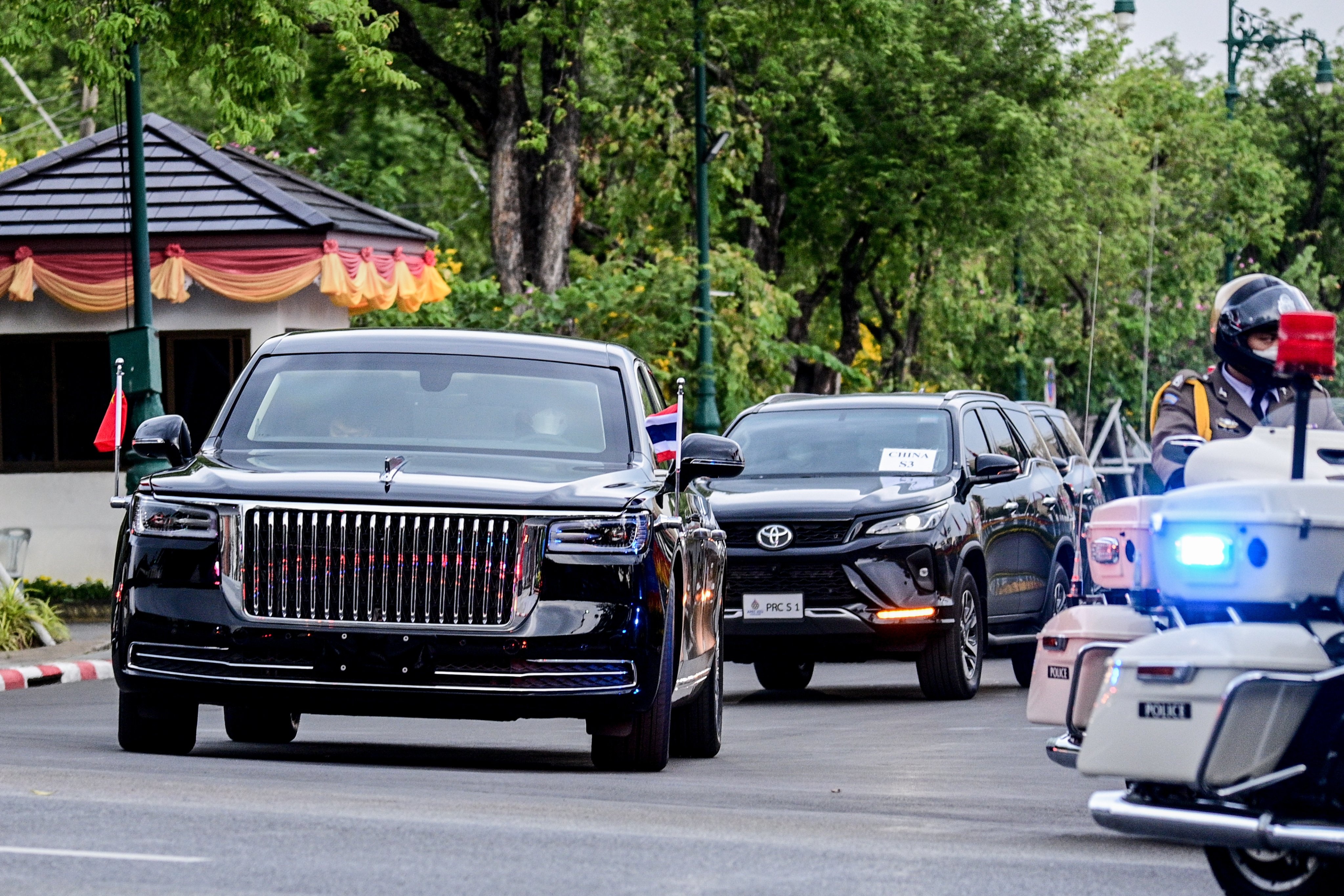 Chiec limousine cua ong Tap anh 6