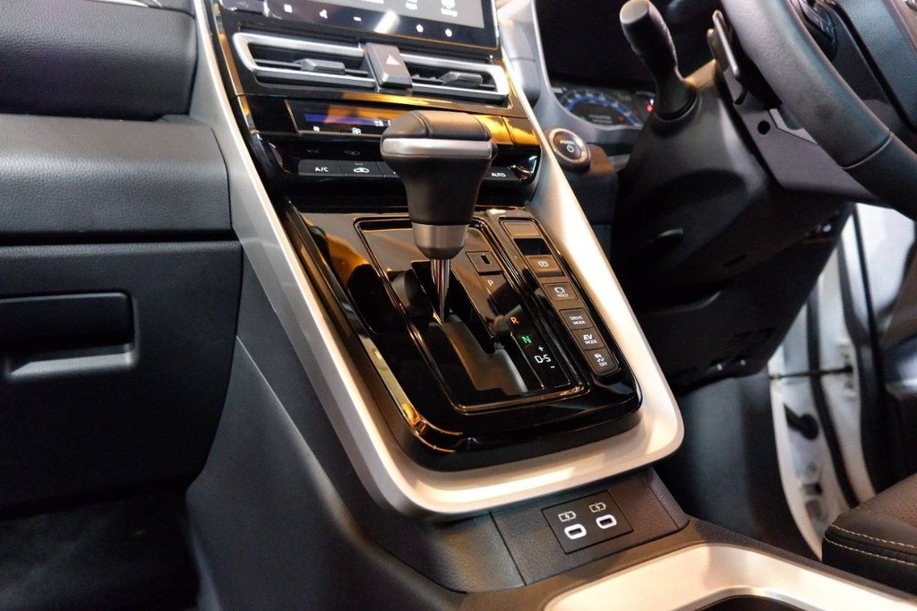 Toyota Innova moi ra mat anh 8