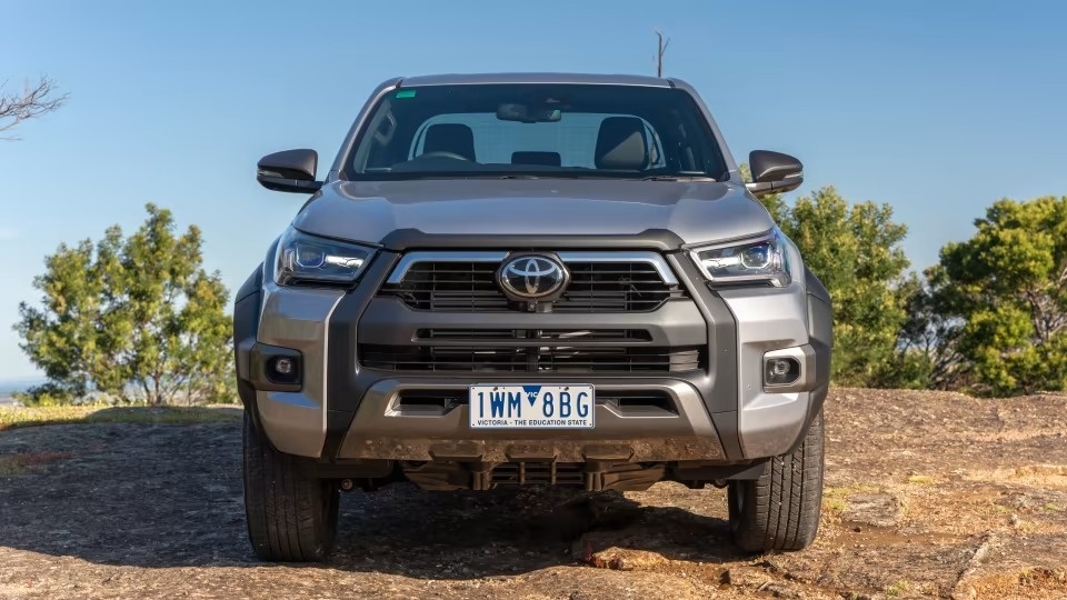 Toyota Hilux sap tro lai anh 1