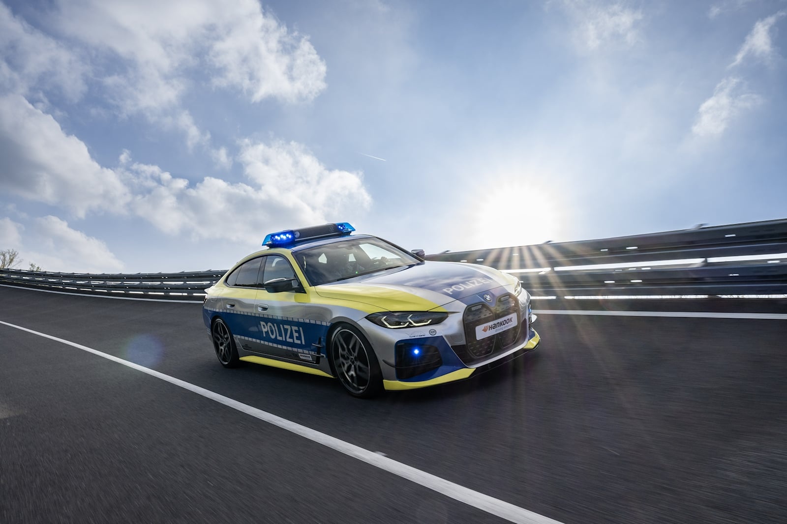 BMW i4 xe canh sat anh 11