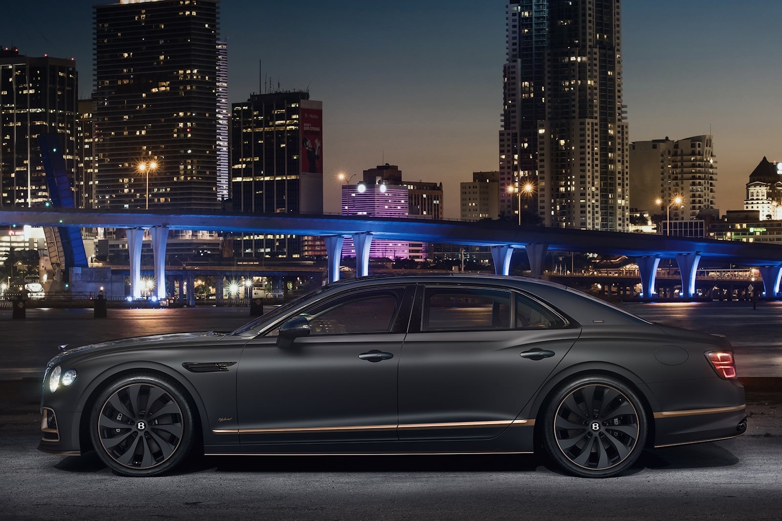 Bentley Flying Spur dac biet anh 6