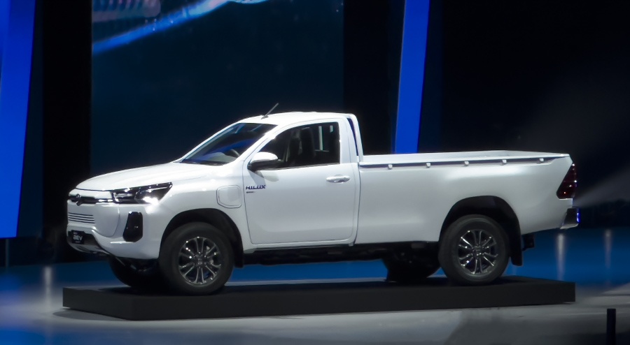 Toyota Hilux chay dien anh 2