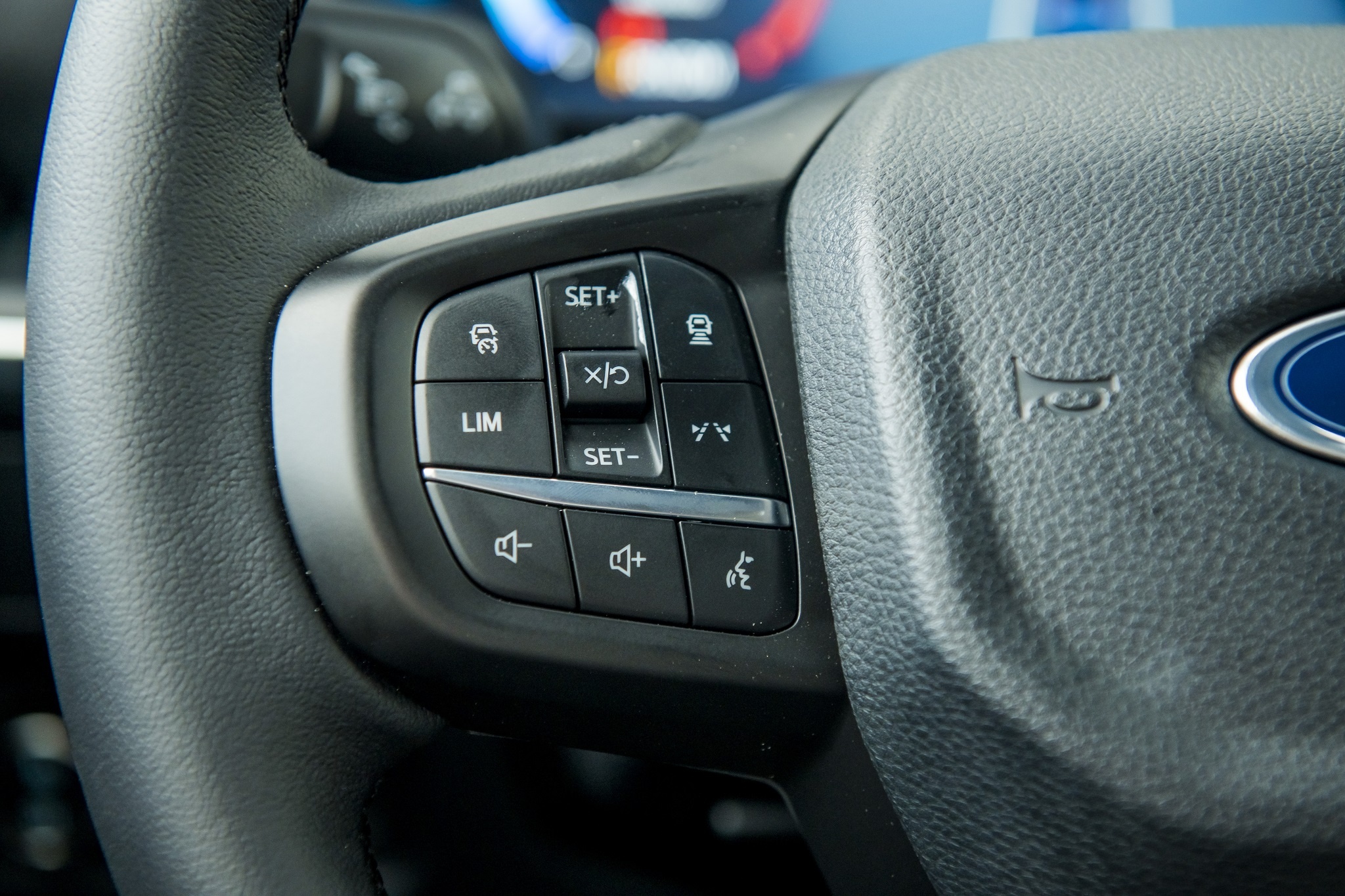 Ford Everest được nâng cấp ảnh 5 Ford Everest duoc nang cap anh 5