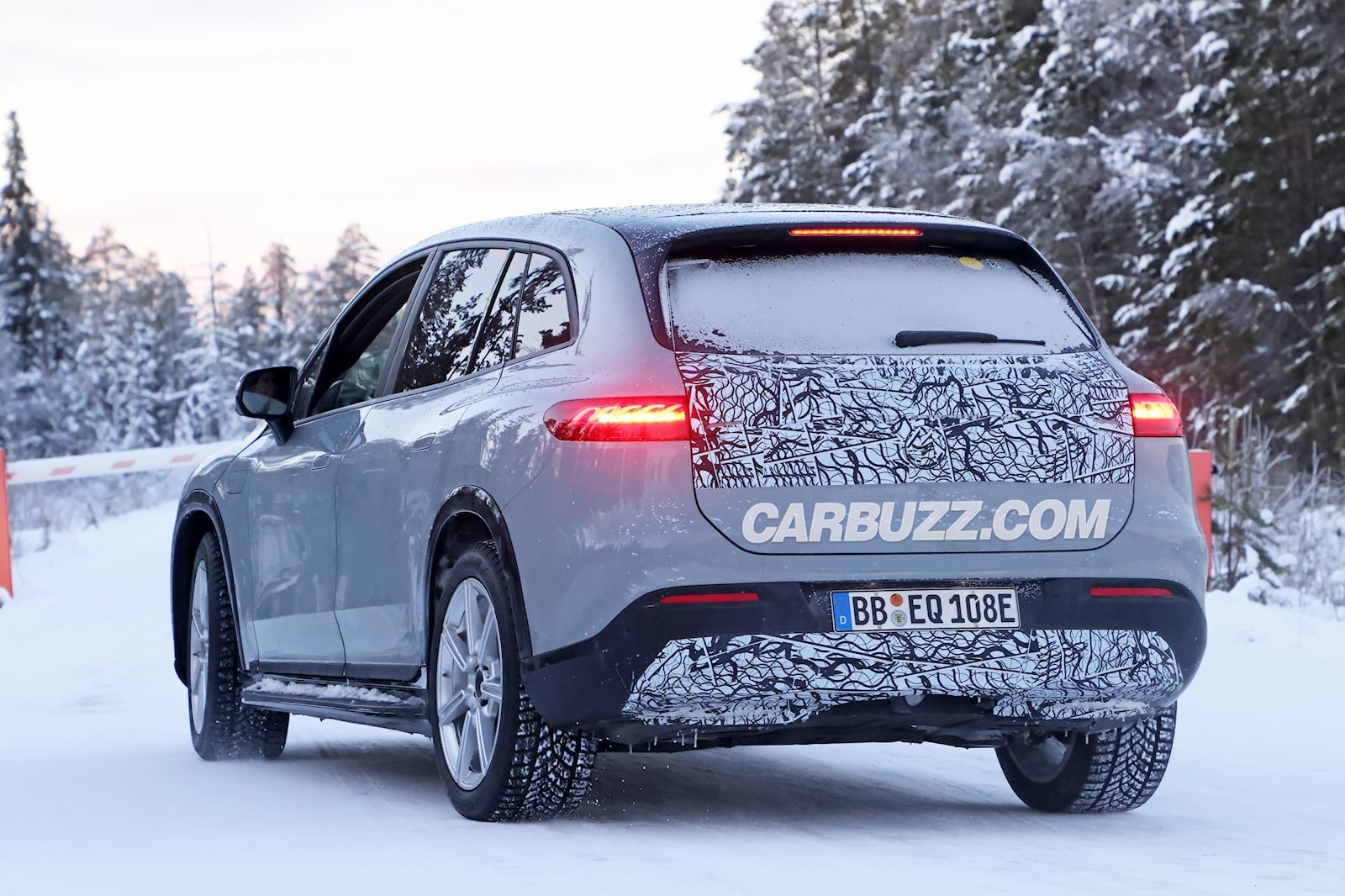 Mercedes-Maybach EQS lộ diện ảnh 4 Mercedes-Maybach EQS lo dien anh 4