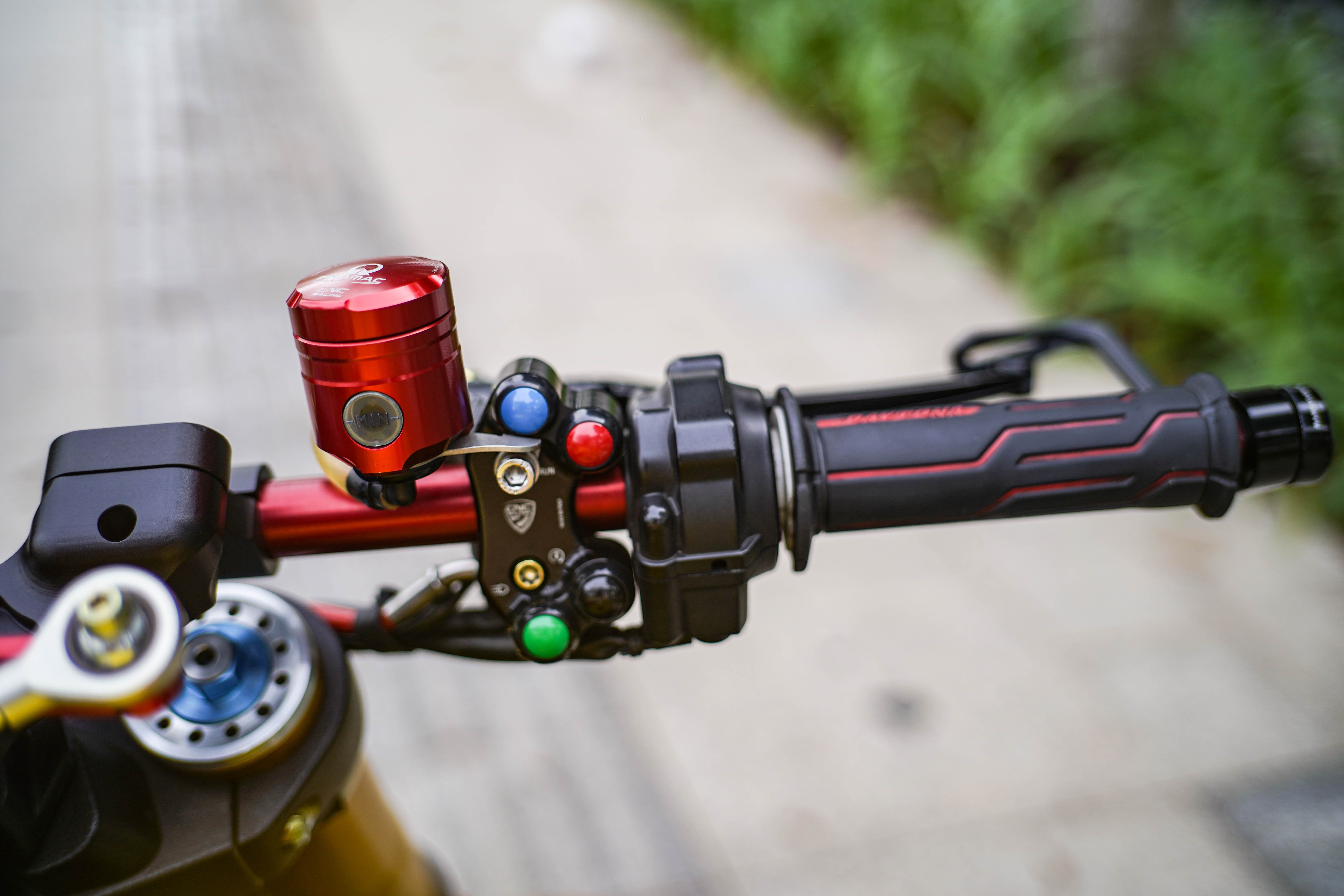 Ducati Monster 1200S do anh 2