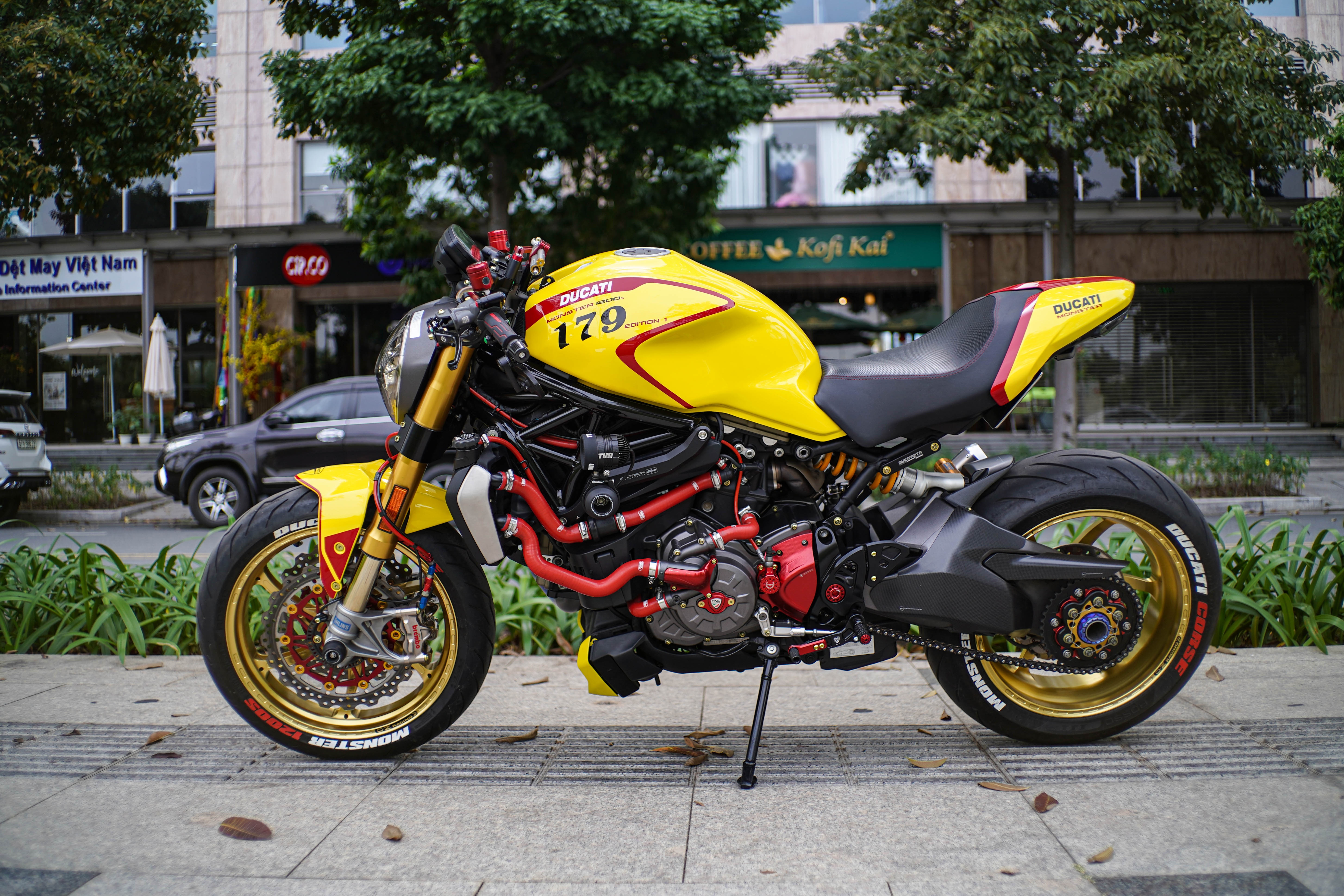 Ducati Monster 1200S do anh 4