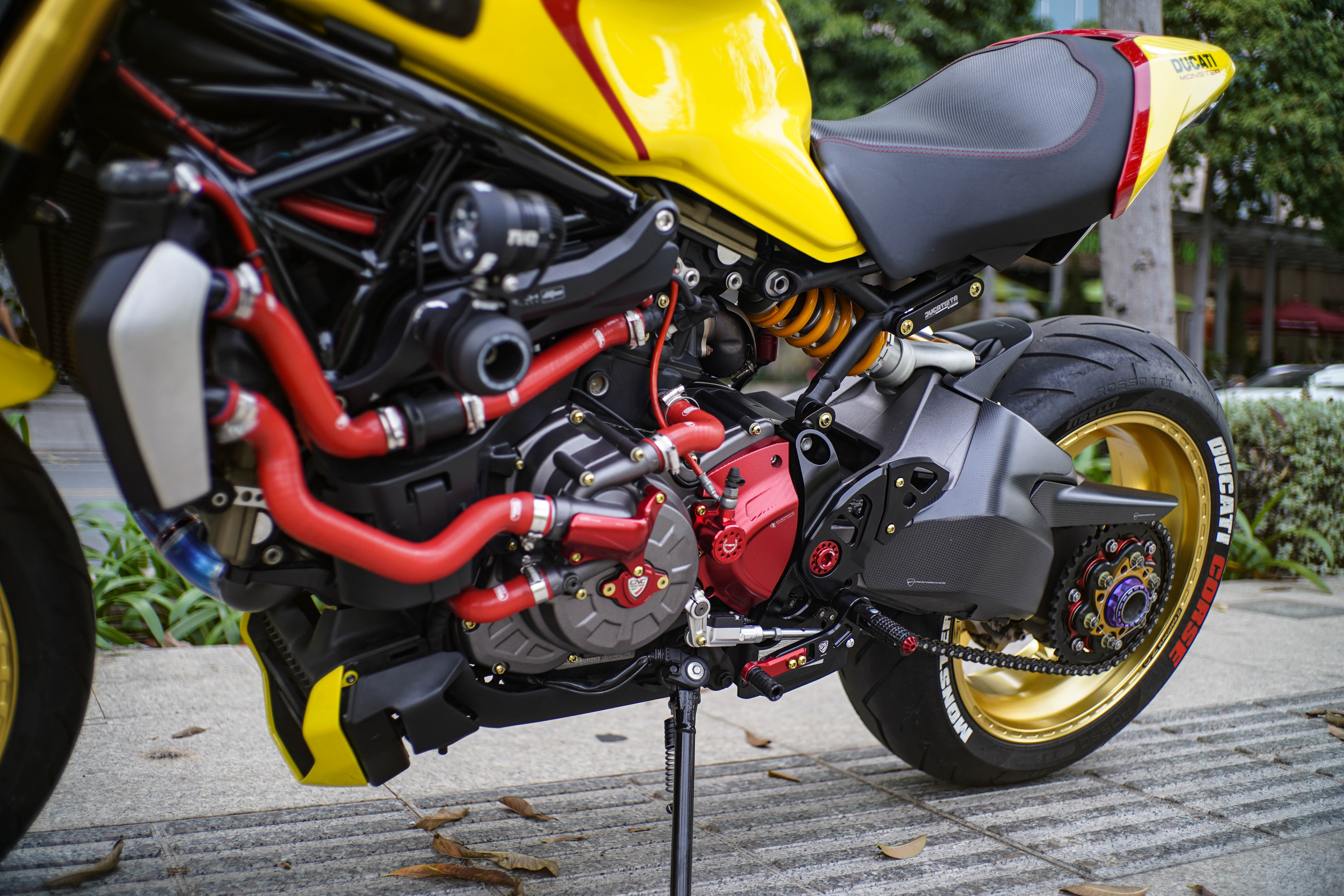 Ducati Monster 1200S do anh 9