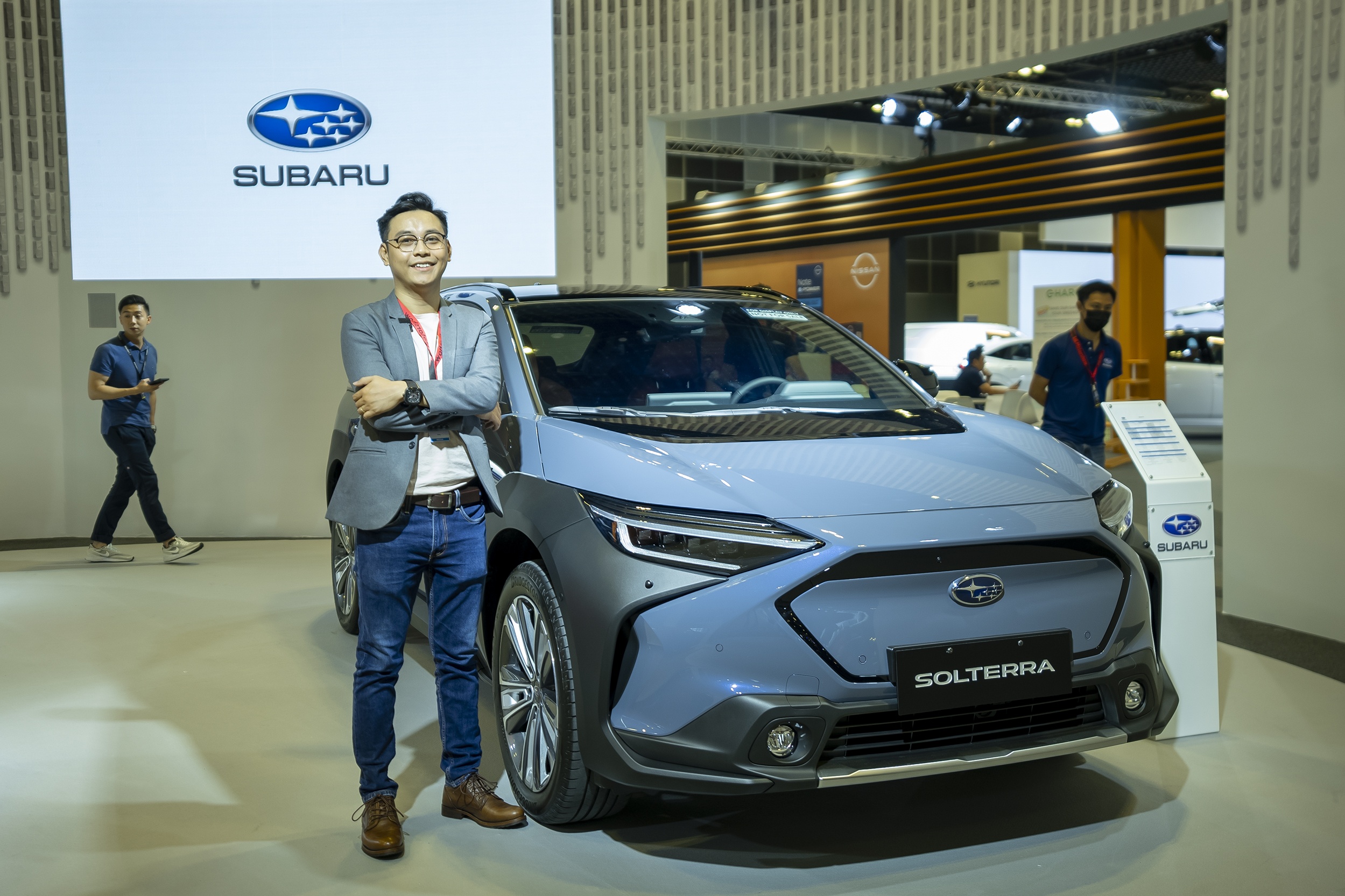 Can canh SUV dien Subaru Solterra tai Singapore Motorshow 2023 hinh anh