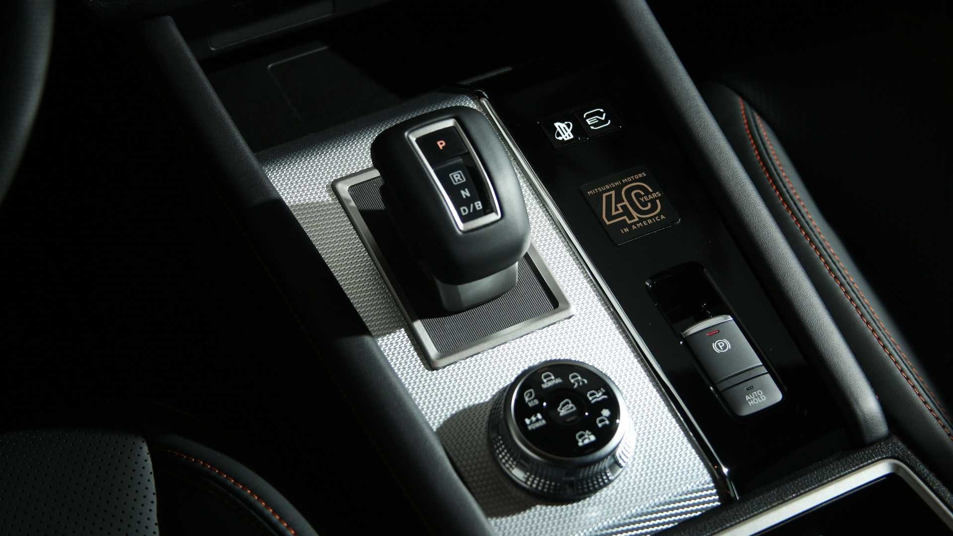 Mitsubishi Outlander bản đặc biệt ảnh 8 Mitsubishi Outlander ban dac biet anh 8
