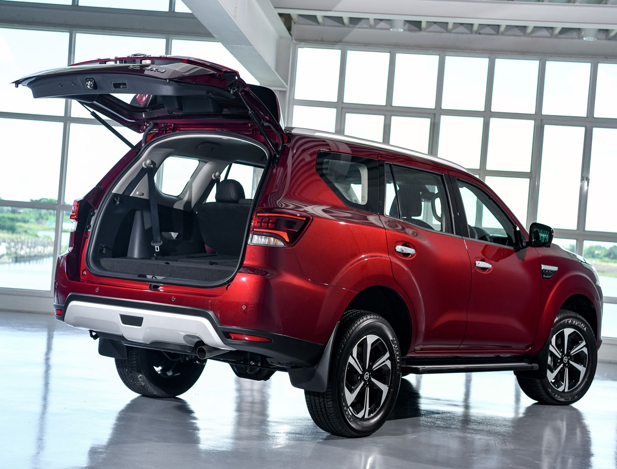 Oto moi sap ra mat anh 35