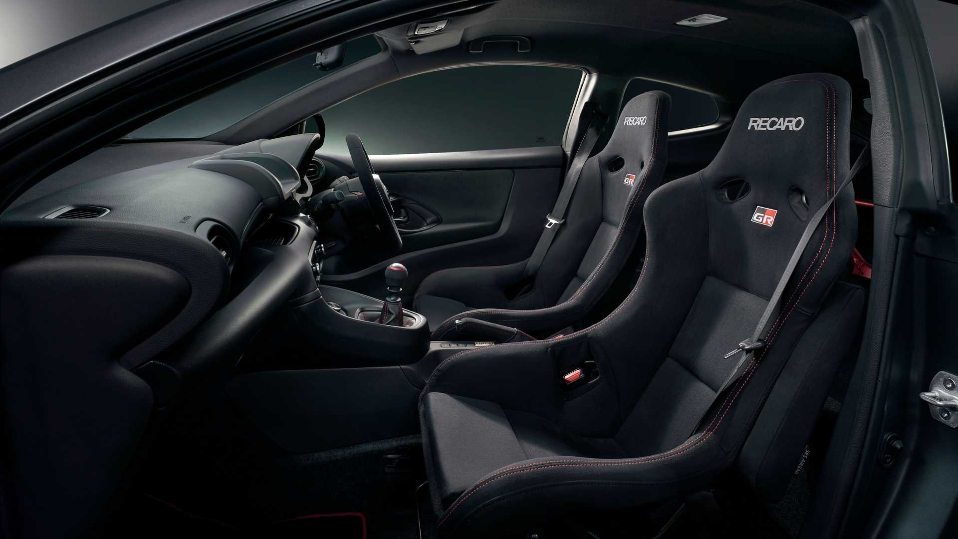 Toyota GRMN Yaris tang gia anh 3