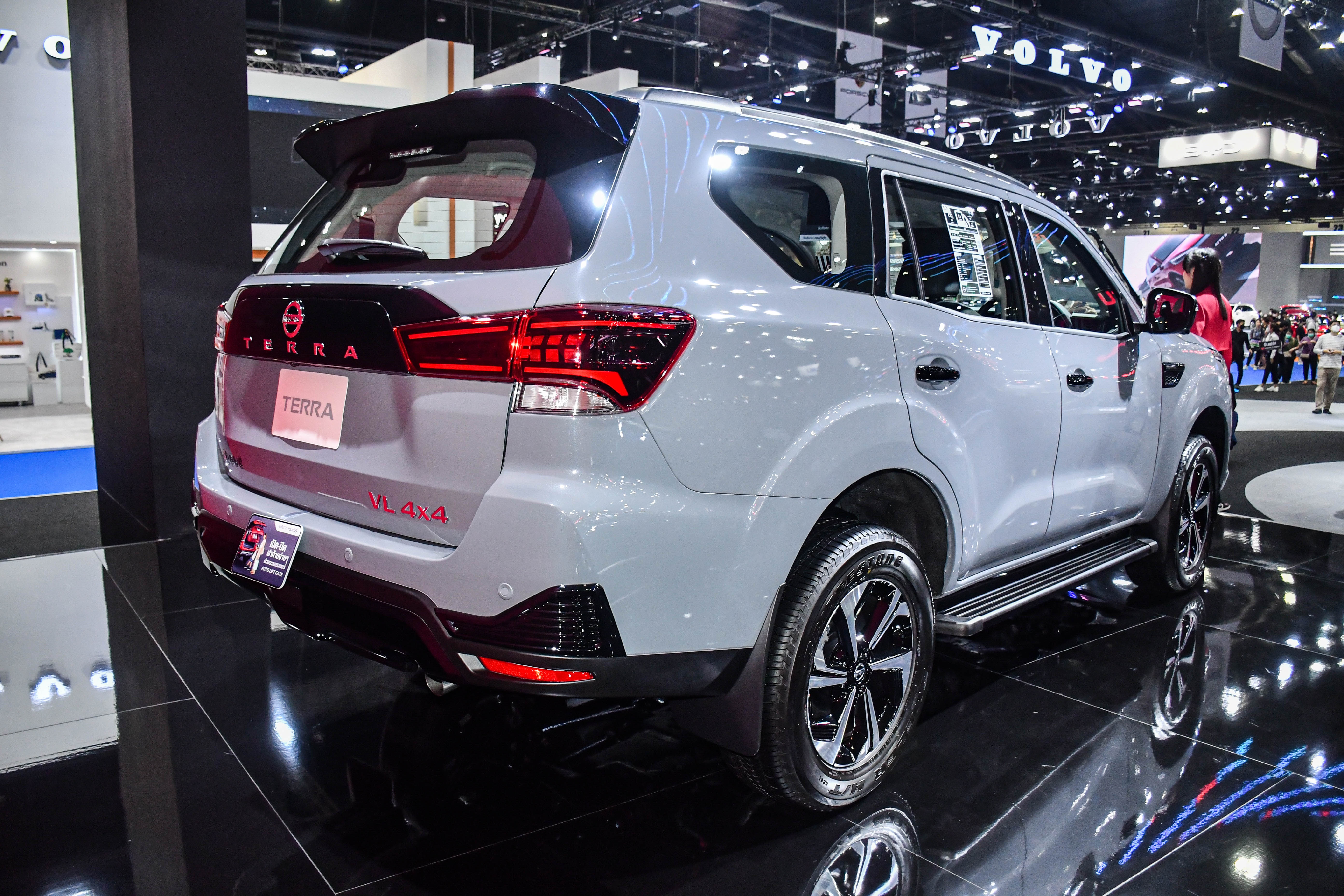 Chi tiet Nissan Terra 2023 anh 13