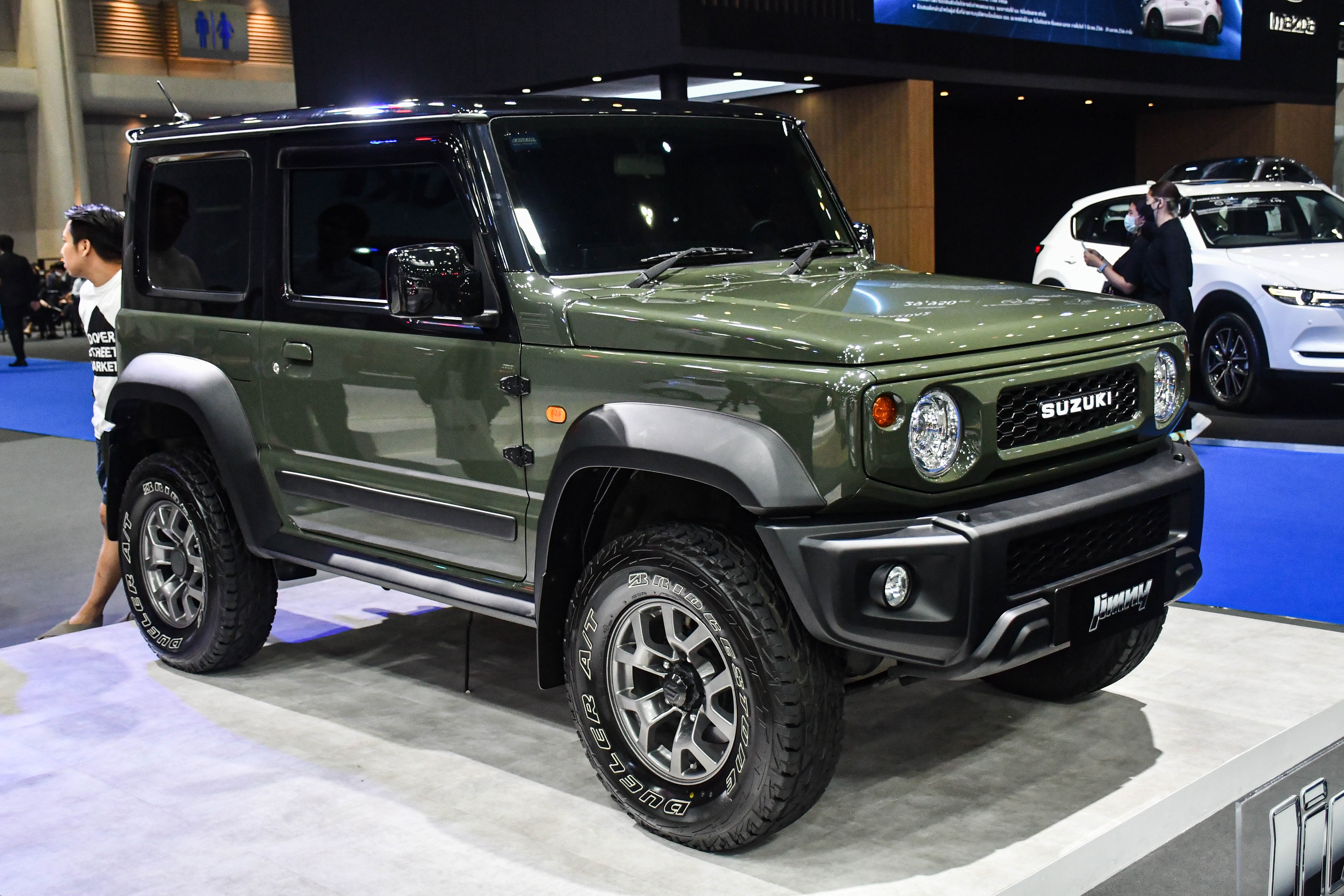 Chi tiet Suzuki Jimny 2023: Tieu G-Class gia dat hon Honda CR-V hinh anh