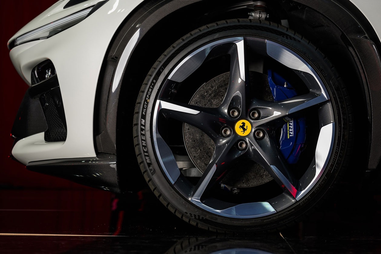 Ferrari Purosangue ra mắt ĐNÁ ảnh 6 Ferrari Purosangue ra mat DNA anh 6