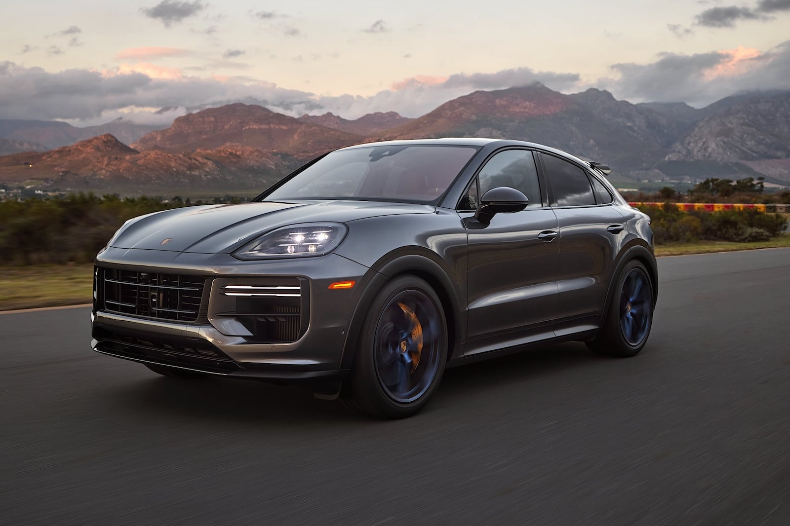 Porsche Cayenne 2024 ra mắt ảnh 3 Porsche Cayenne 2024 ra mat anh 3
