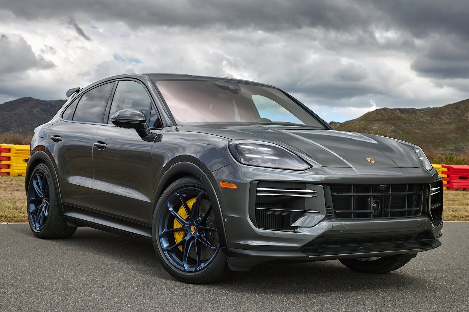 Porsche Cayenne 2024 ra mắt ảnh 1 Porsche Cayenne 2024 ra mat anh 1