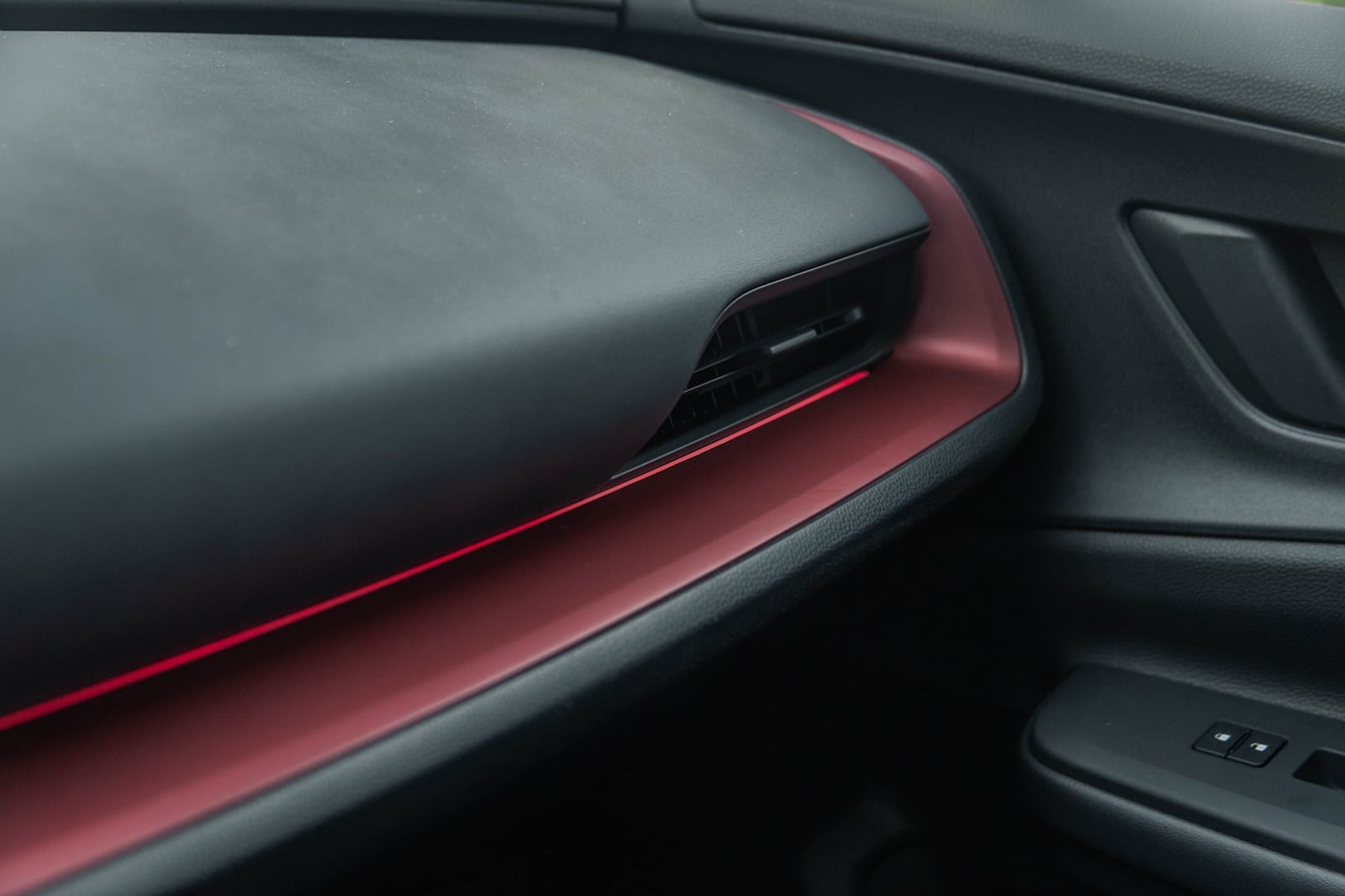 Đánh giá Toyota Prius 2023 ảnh 9 Danh gia Toyota Prius 2023 anh 9