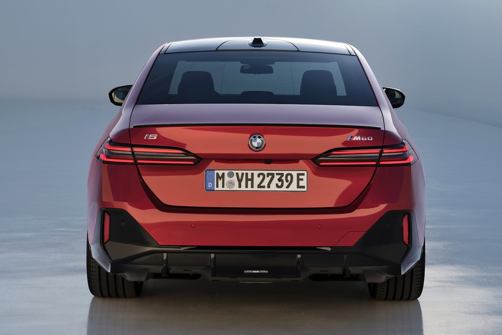 BMW 5-Series G60 anh 8